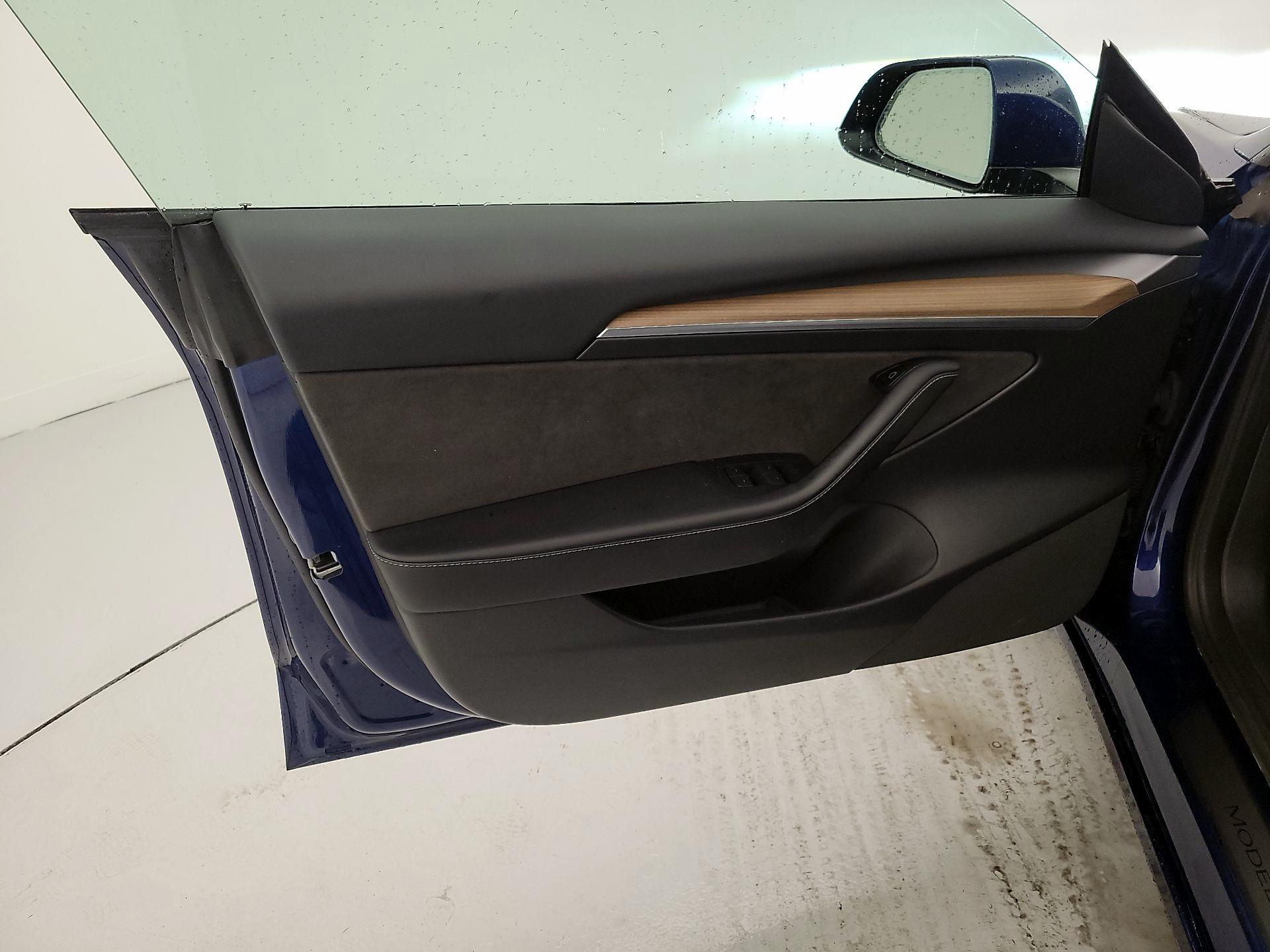 Thumbnail: 2023 Tesla Model 3 - 12
