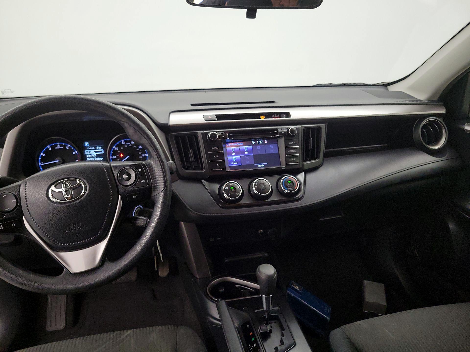Thumbnail: 2017 Toyota RAV4 - 9