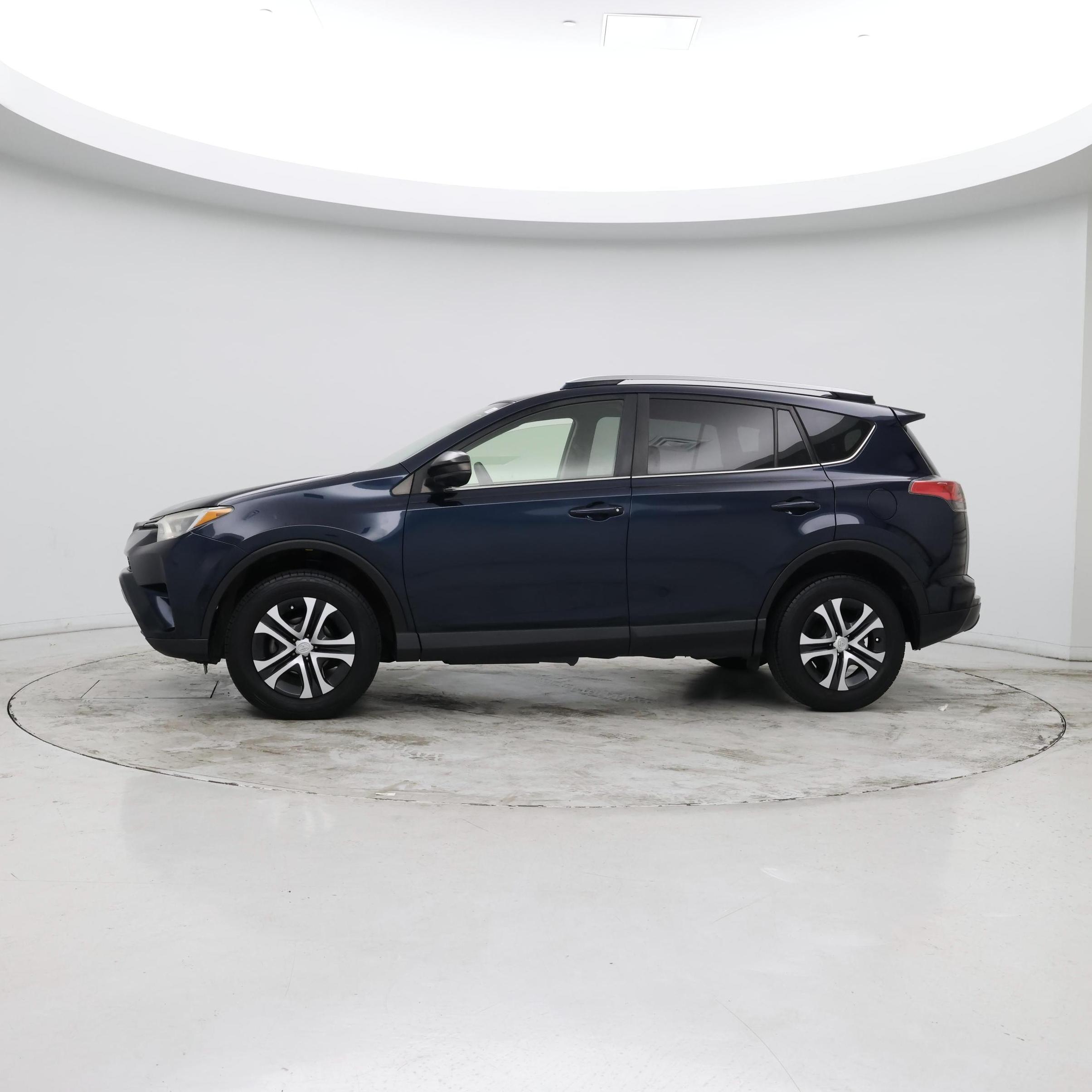 Thumbnail: 2017 Toyota RAV4 - 2