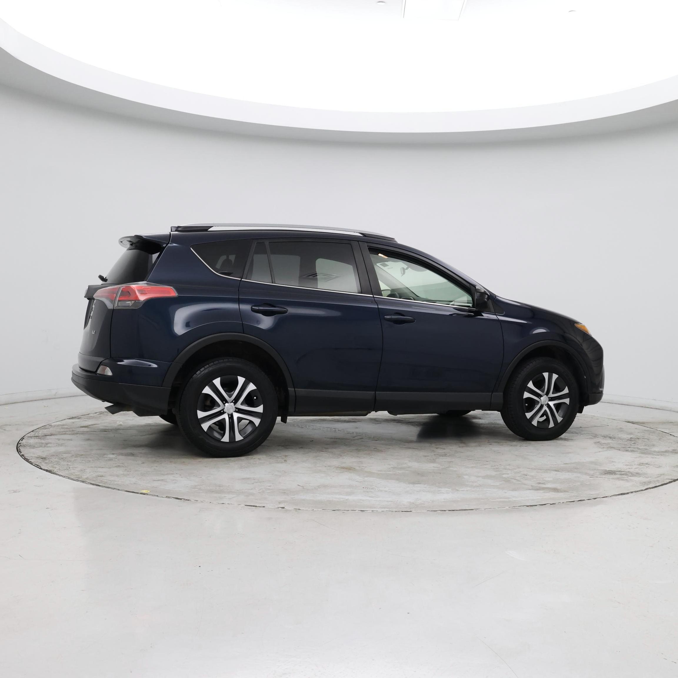 Thumbnail: 2017 Toyota RAV4 - 8