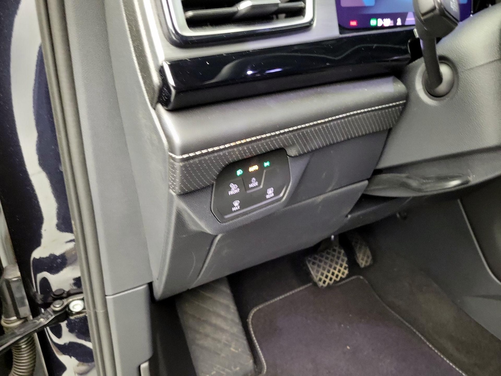 2024 Volkswagen Atlas Cross Sport SE - Photo 14
