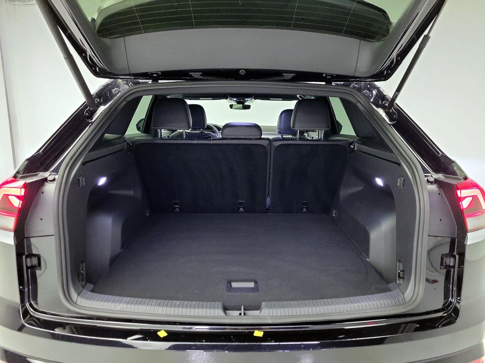2024 Volkswagen Atlas Cross Sport SE - Photo 21