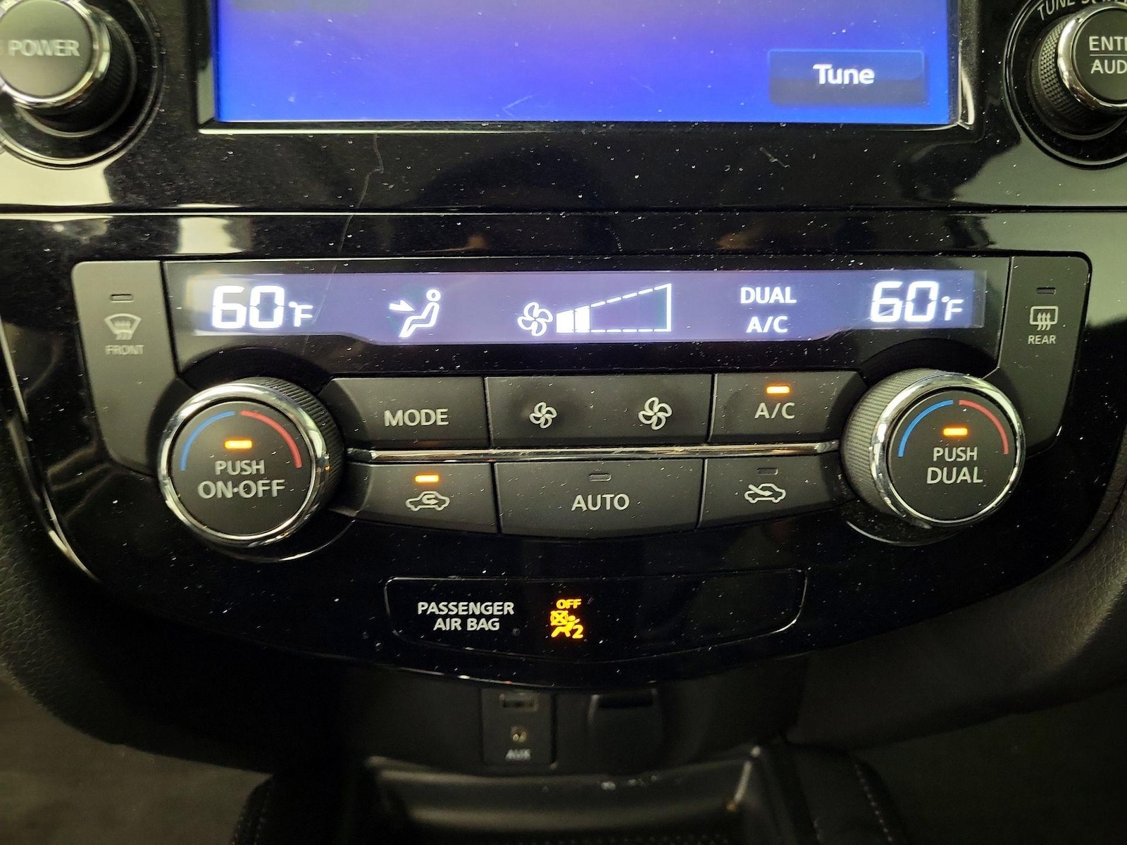 2017 Nissan Rogue SL - Photo 18