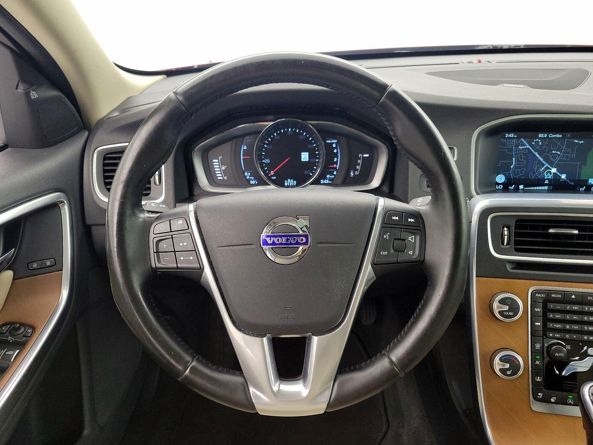 Thumbnail: 2016 Volvo S60 - 10