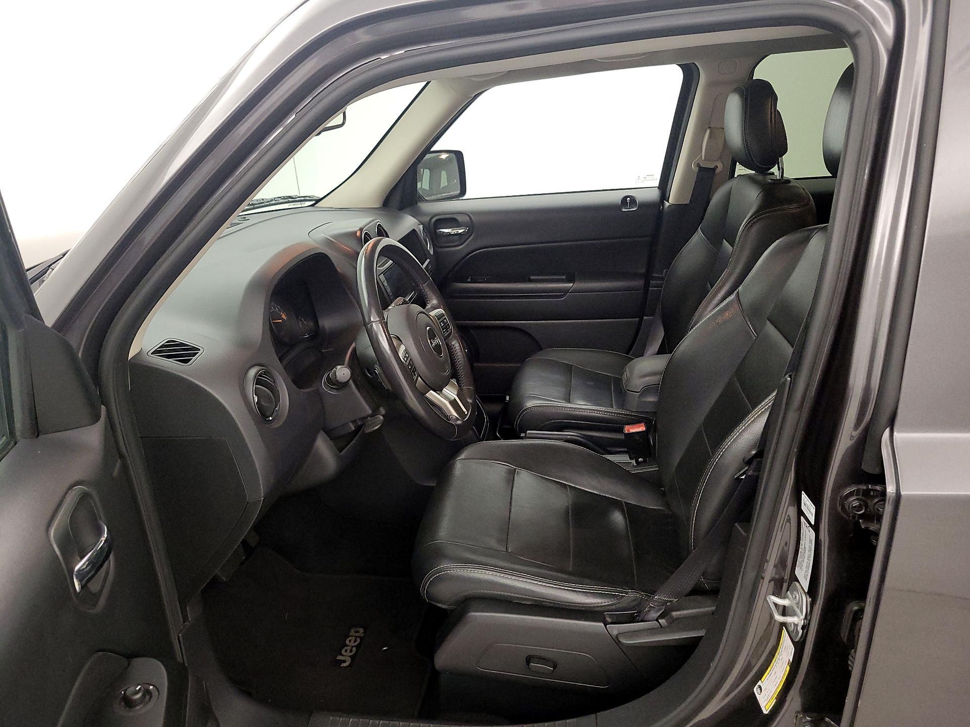 Thumbnail: 2016 Jeep Patriot - 11