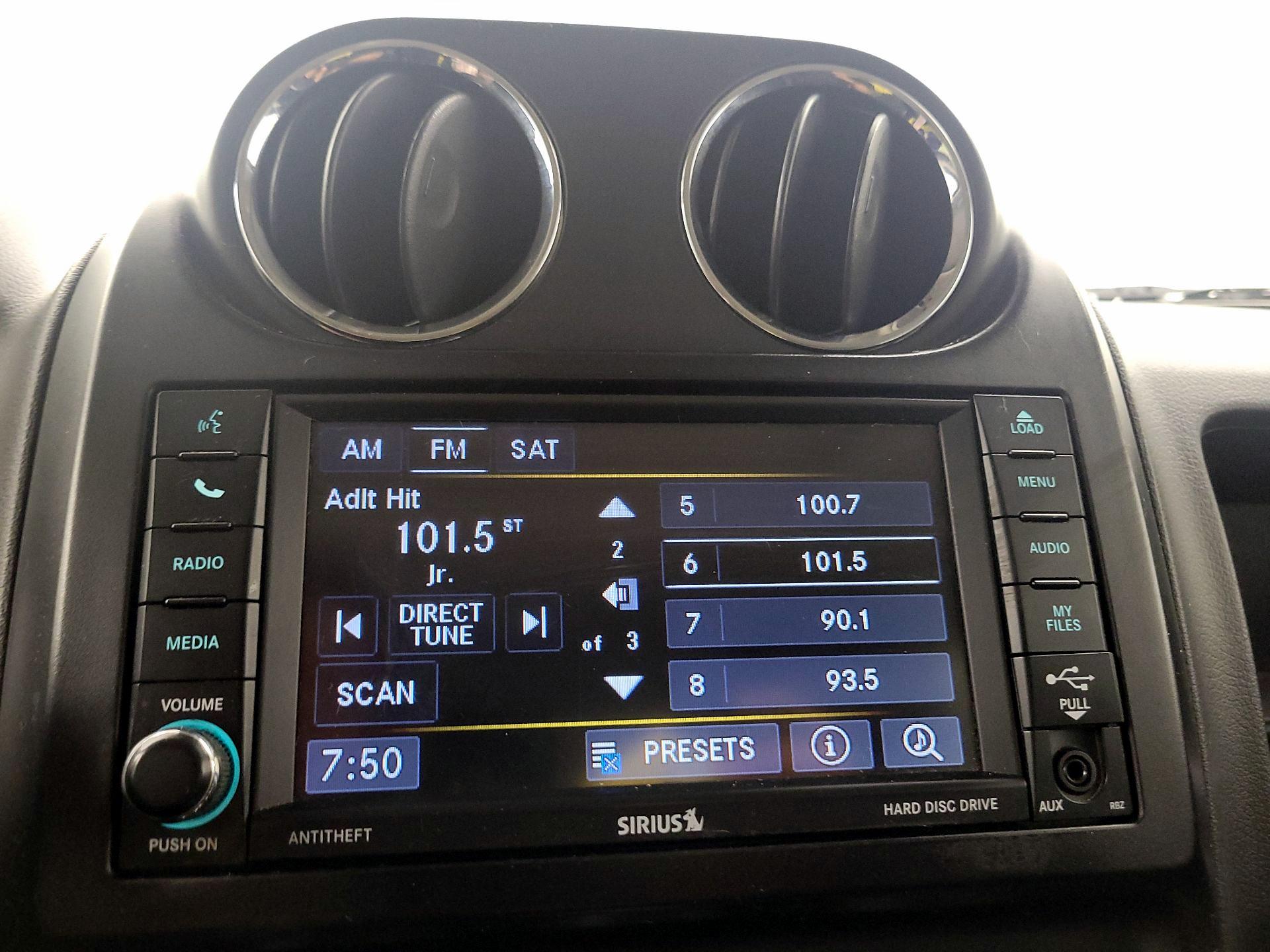 Thumbnail: 2016 Jeep Patriot - 15