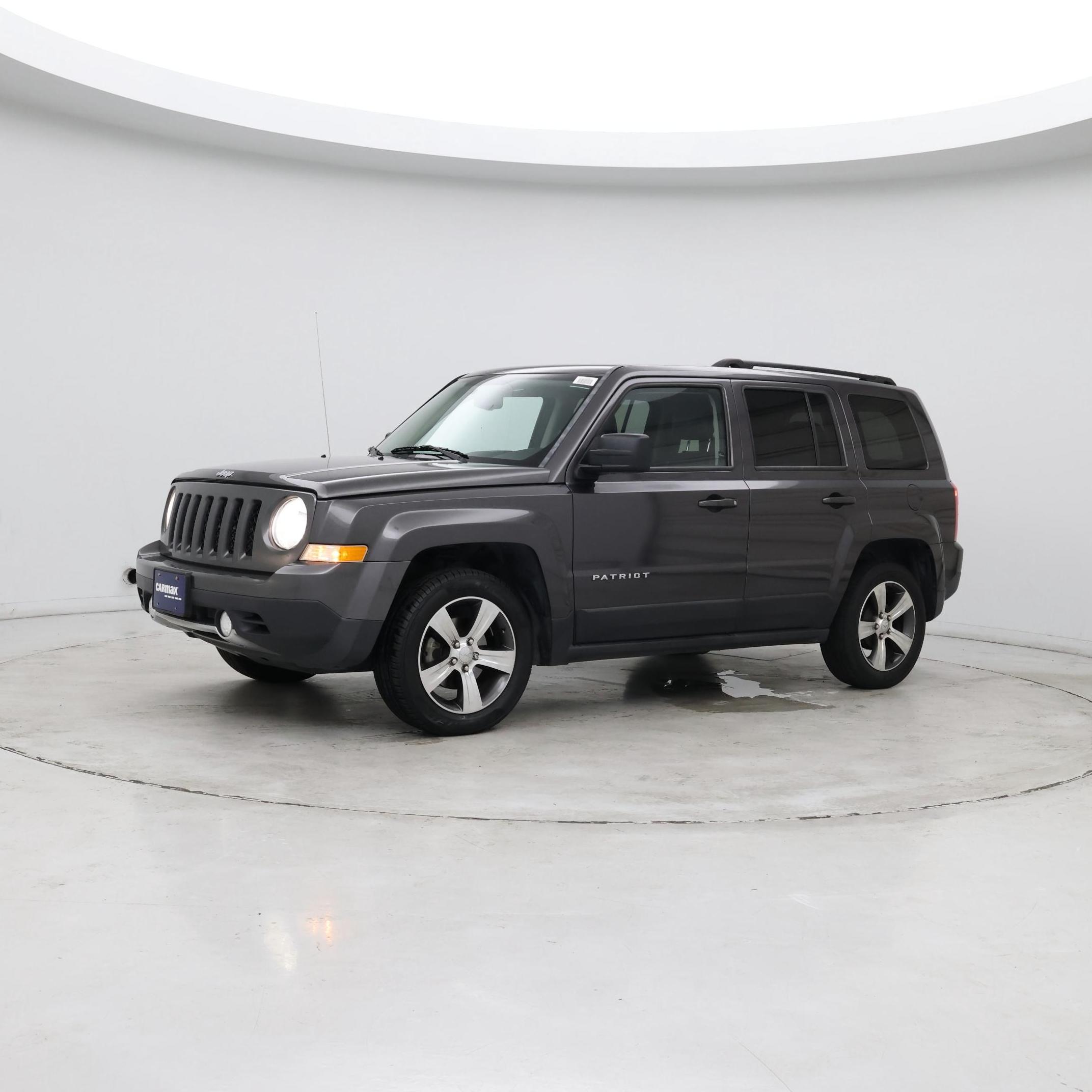 Thumbnail: 2016 Jeep Patriot - 3