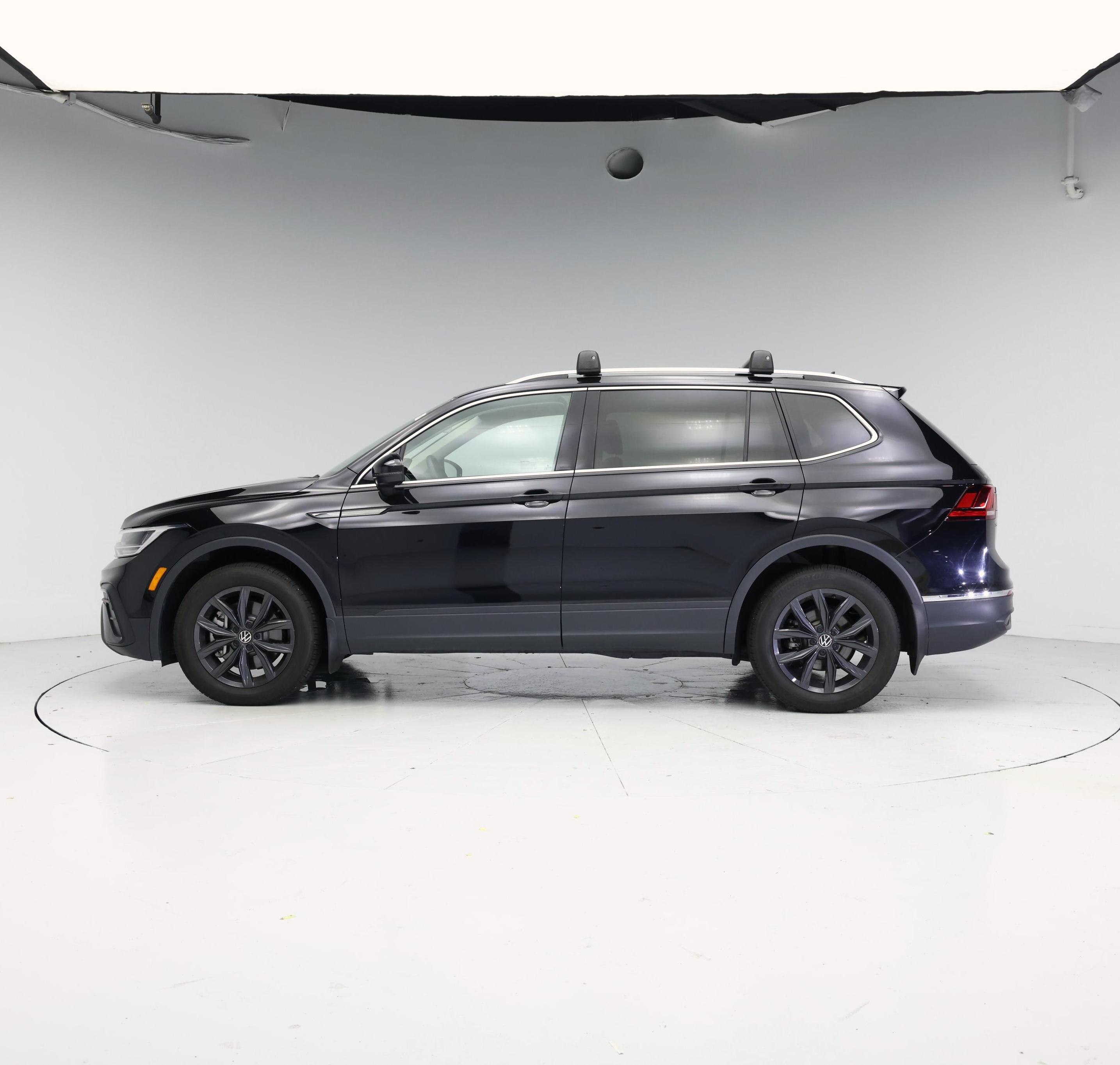 Thumbnail: 2024 Volkswagen Tiguan - 3