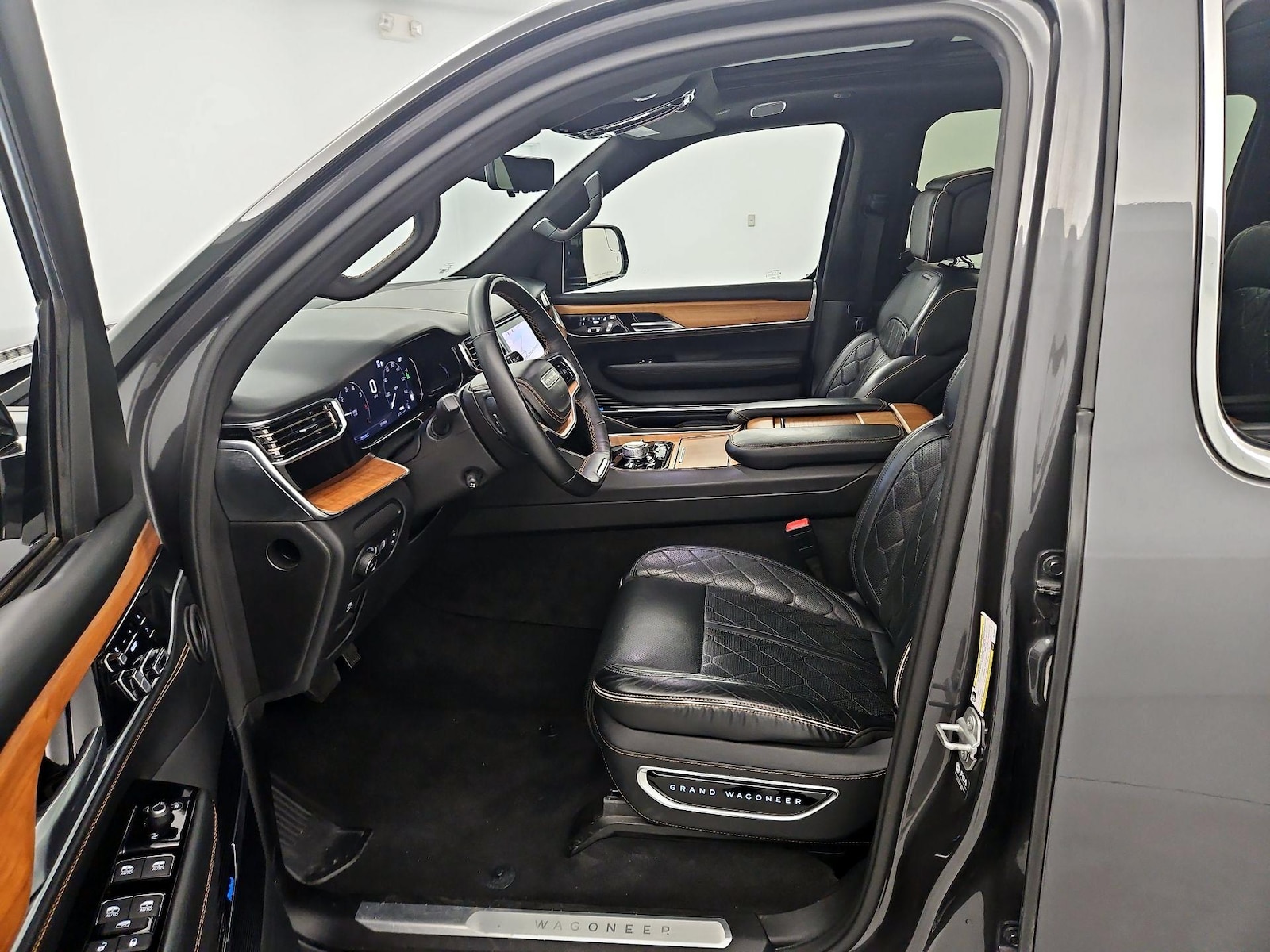 2024 Jeep Grand Wagoneer L Series III - Photo 12