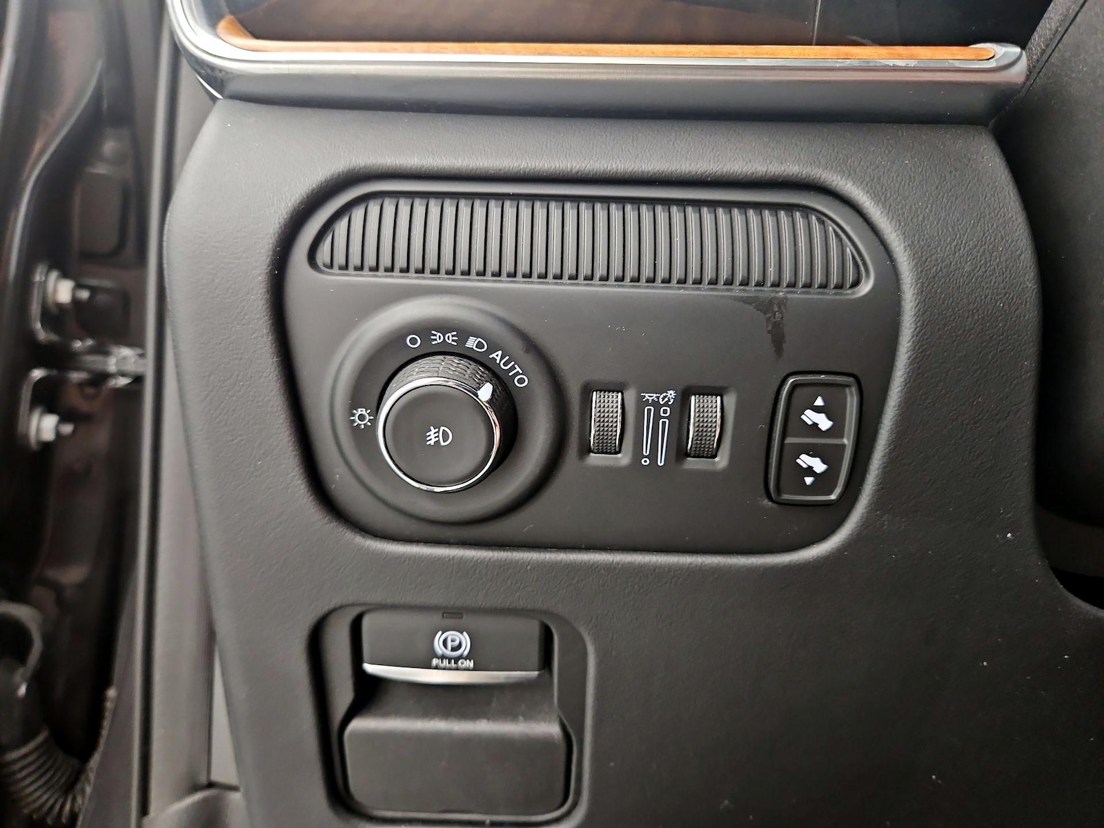 2024 Jeep Grand Wagoneer L Series III - Photo 14