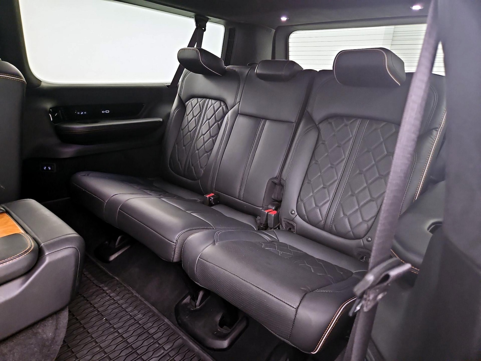 2024 Jeep Grand Wagoneer L Series III - Photo 23