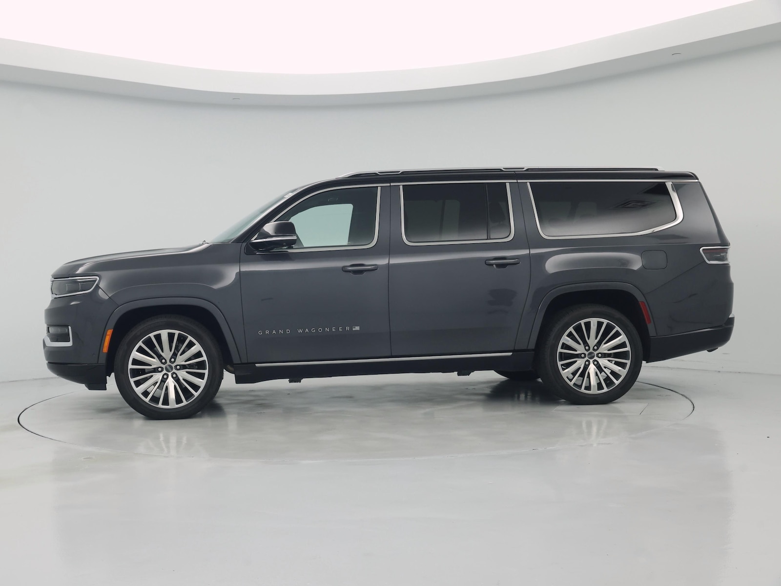 2024 Jeep Grand Wagoneer L Series III - Photo 4