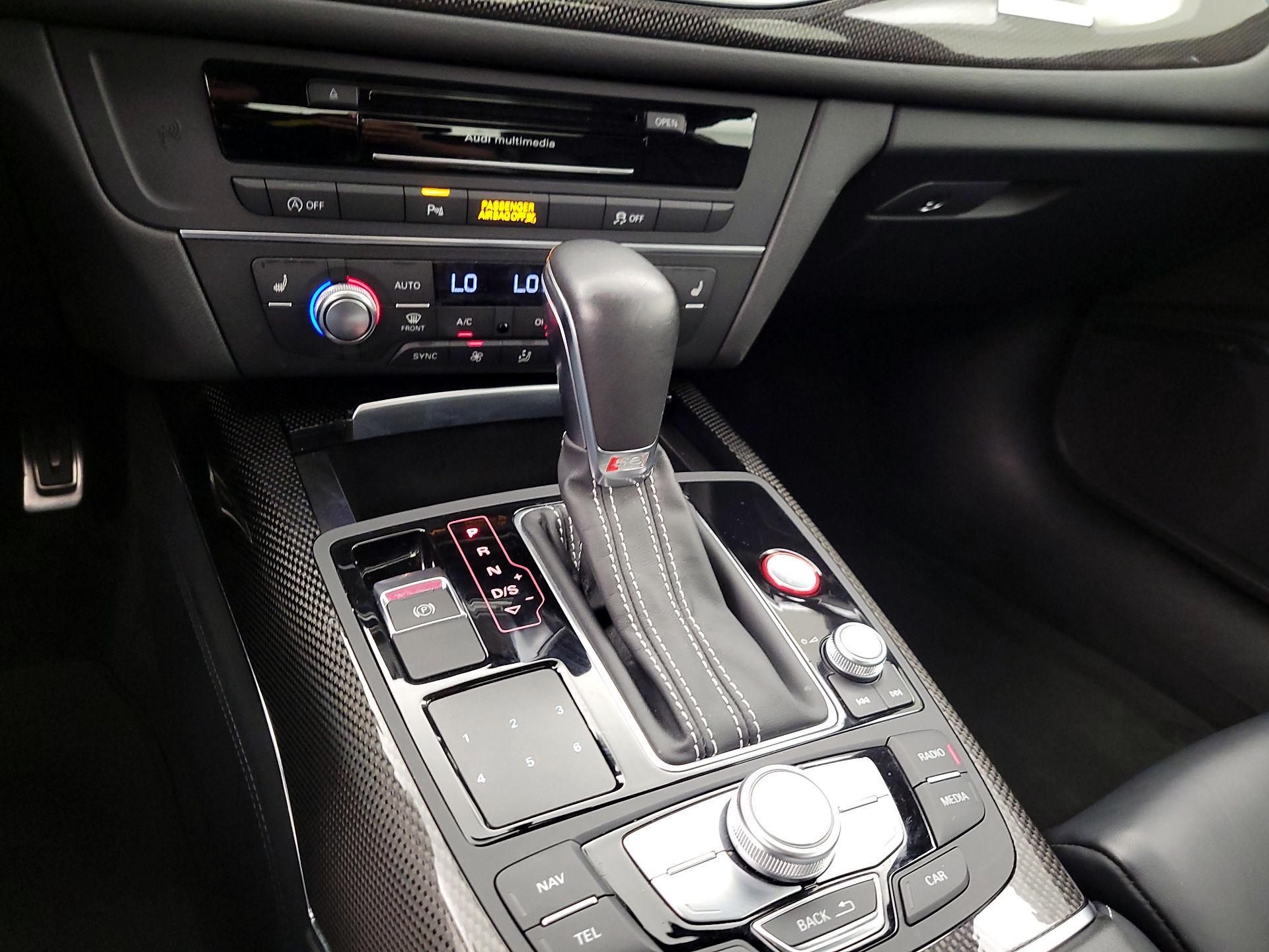 Thumbnail: 2016 Audi S6 - 18