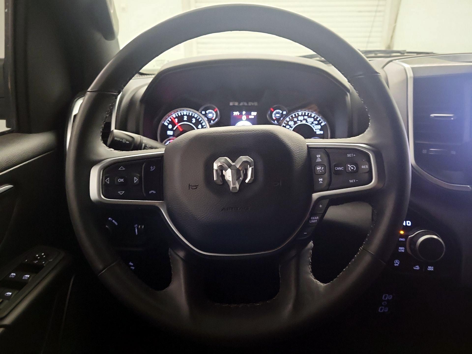 Thumbnail: 2025 RAM 1500 - 10