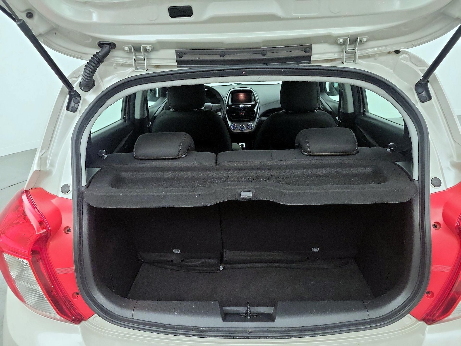 2021 Chevrolet Spark LS - Photo 21