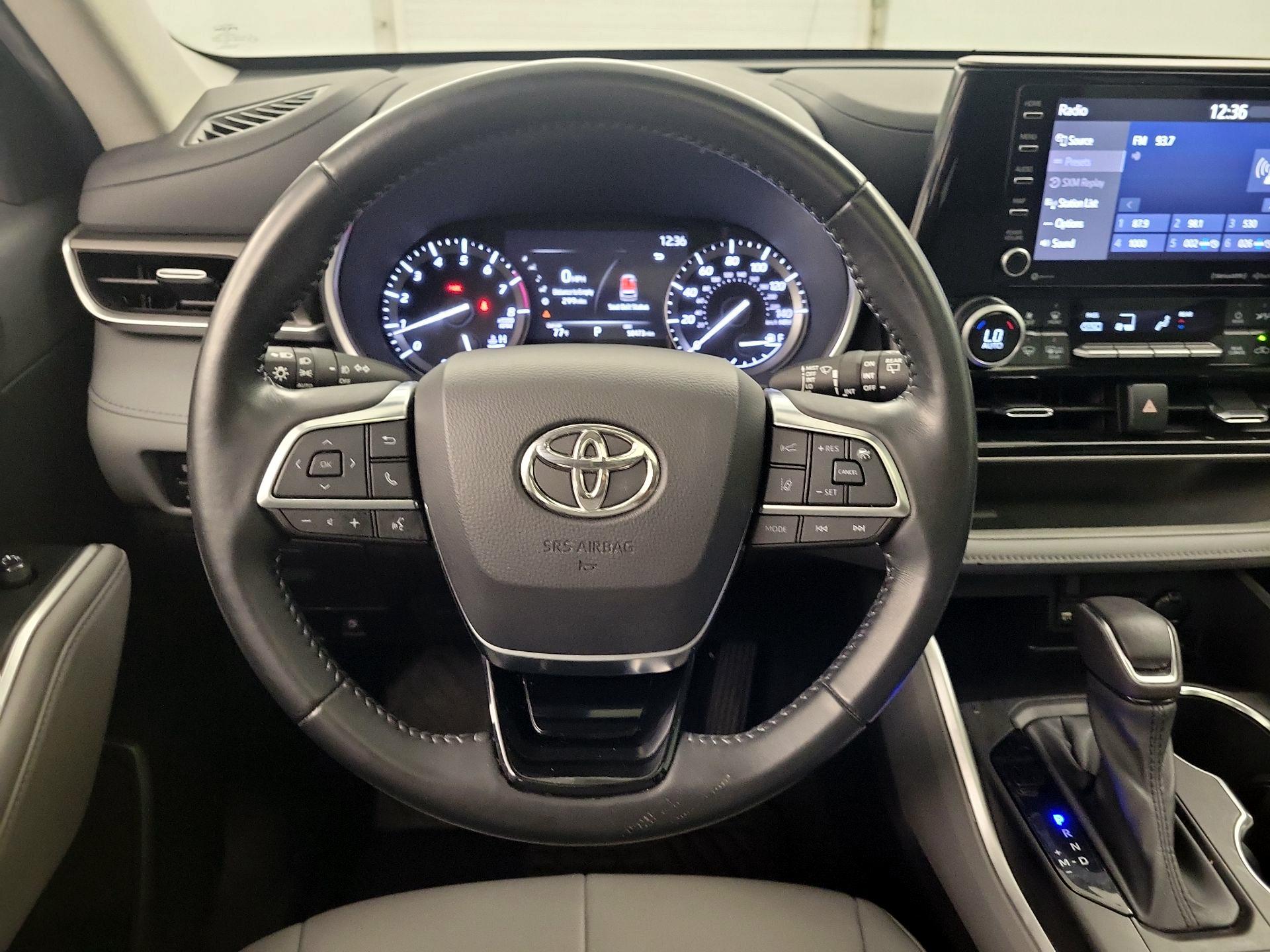Thumbnail: 2021 Toyota Highlander - 10