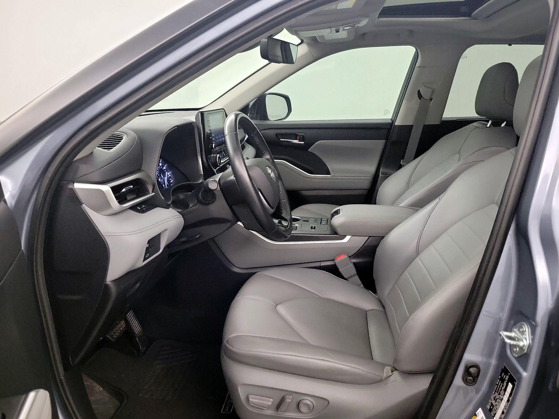 Thumbnail: 2021 Toyota Highlander - 11