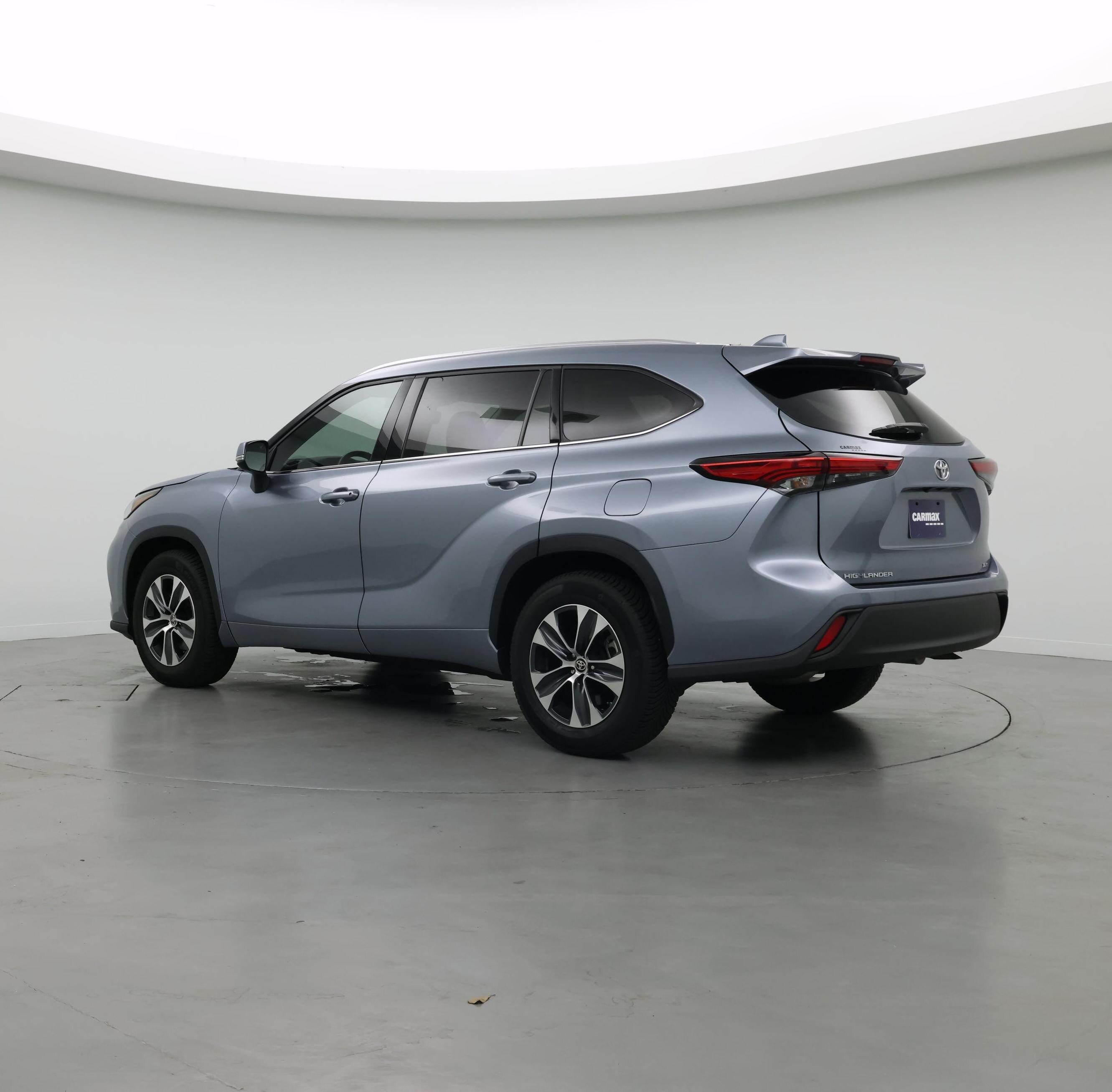 Thumbnail: 2021 Toyota Highlander - 2