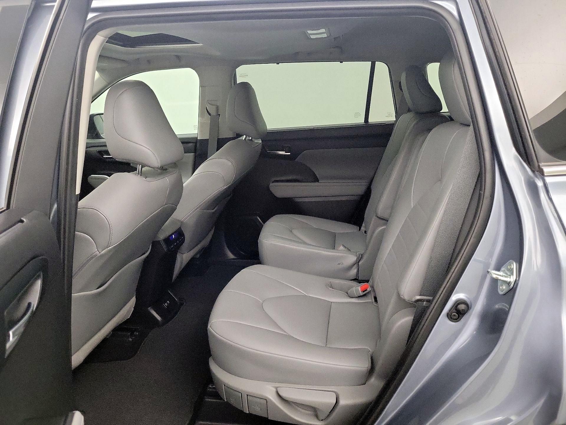 Thumbnail: 2021 Toyota Highlander - 20