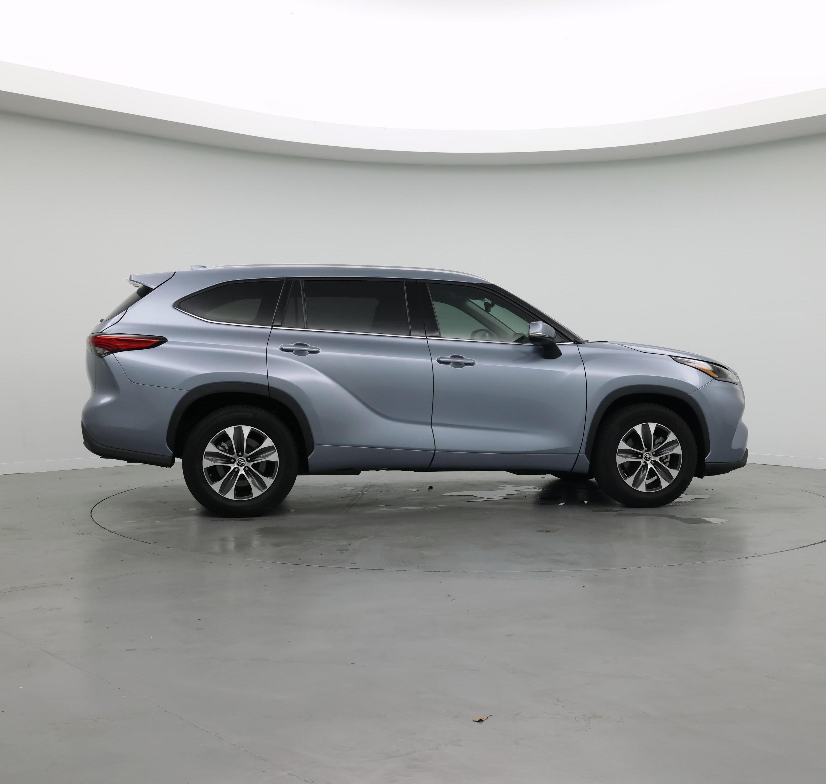 Thumbnail: 2021 Toyota Highlander - 7