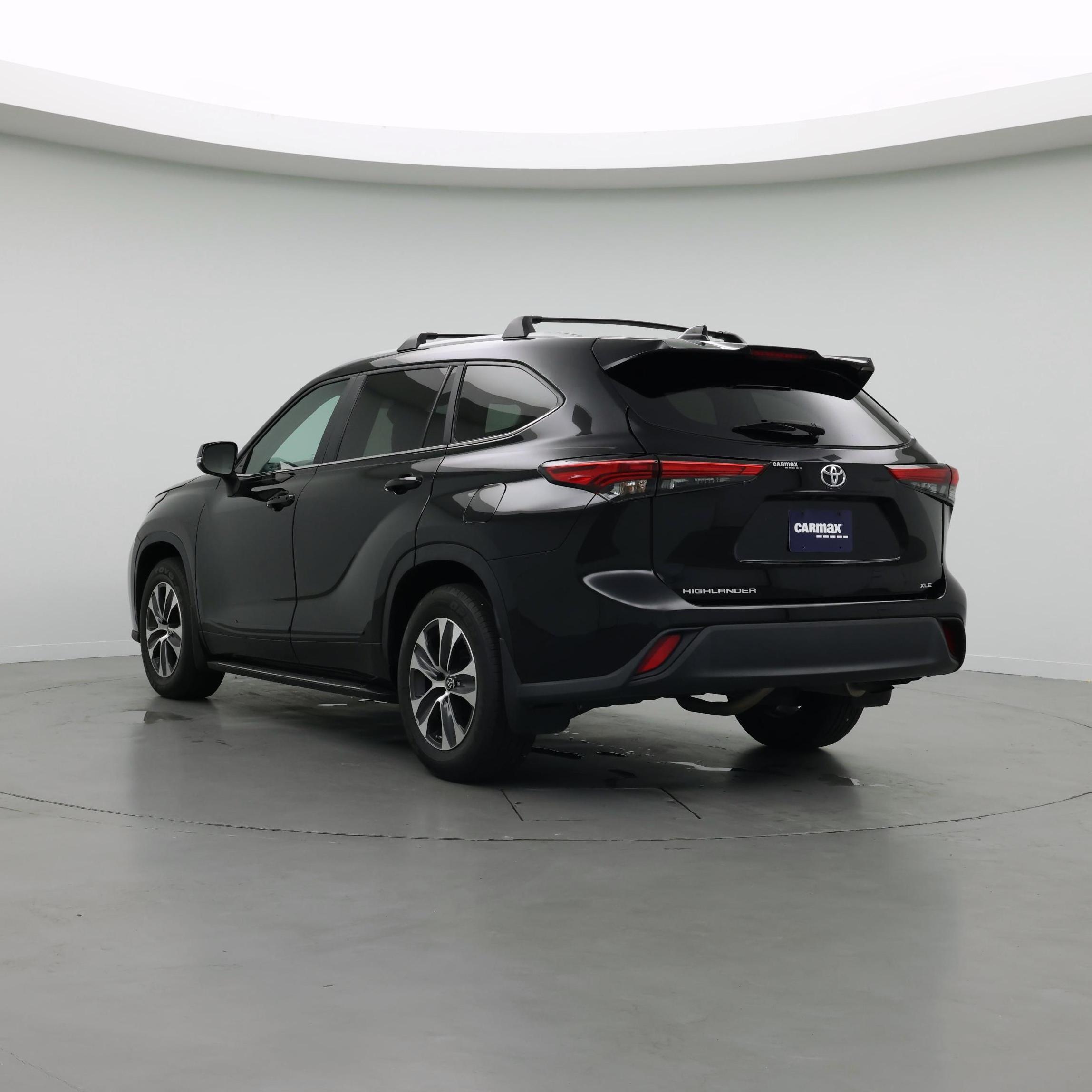 Thumbnail: 2023 Toyota Highlander - 2