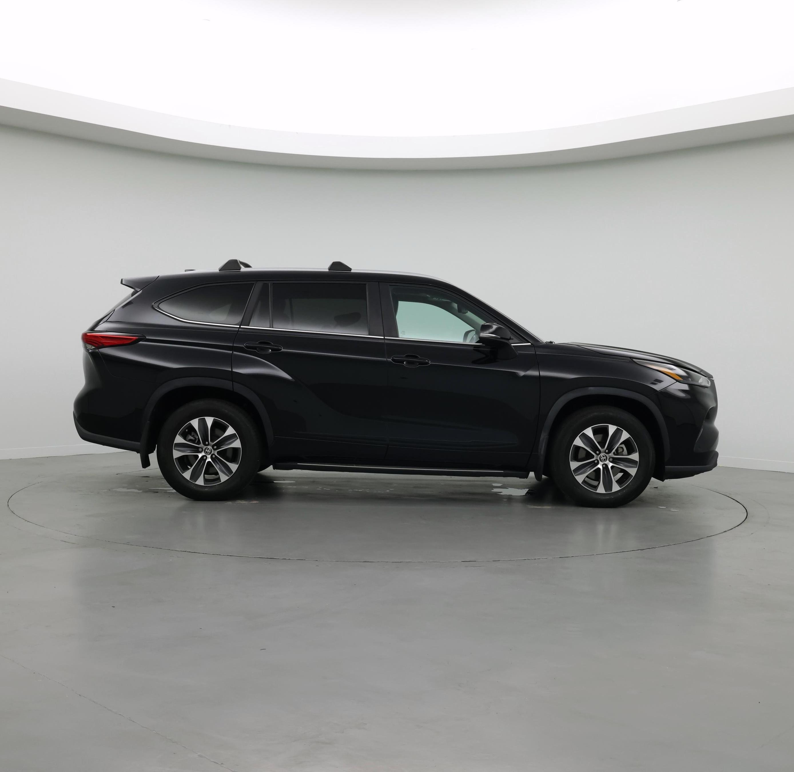 Thumbnail: 2023 Toyota Highlander - 7
