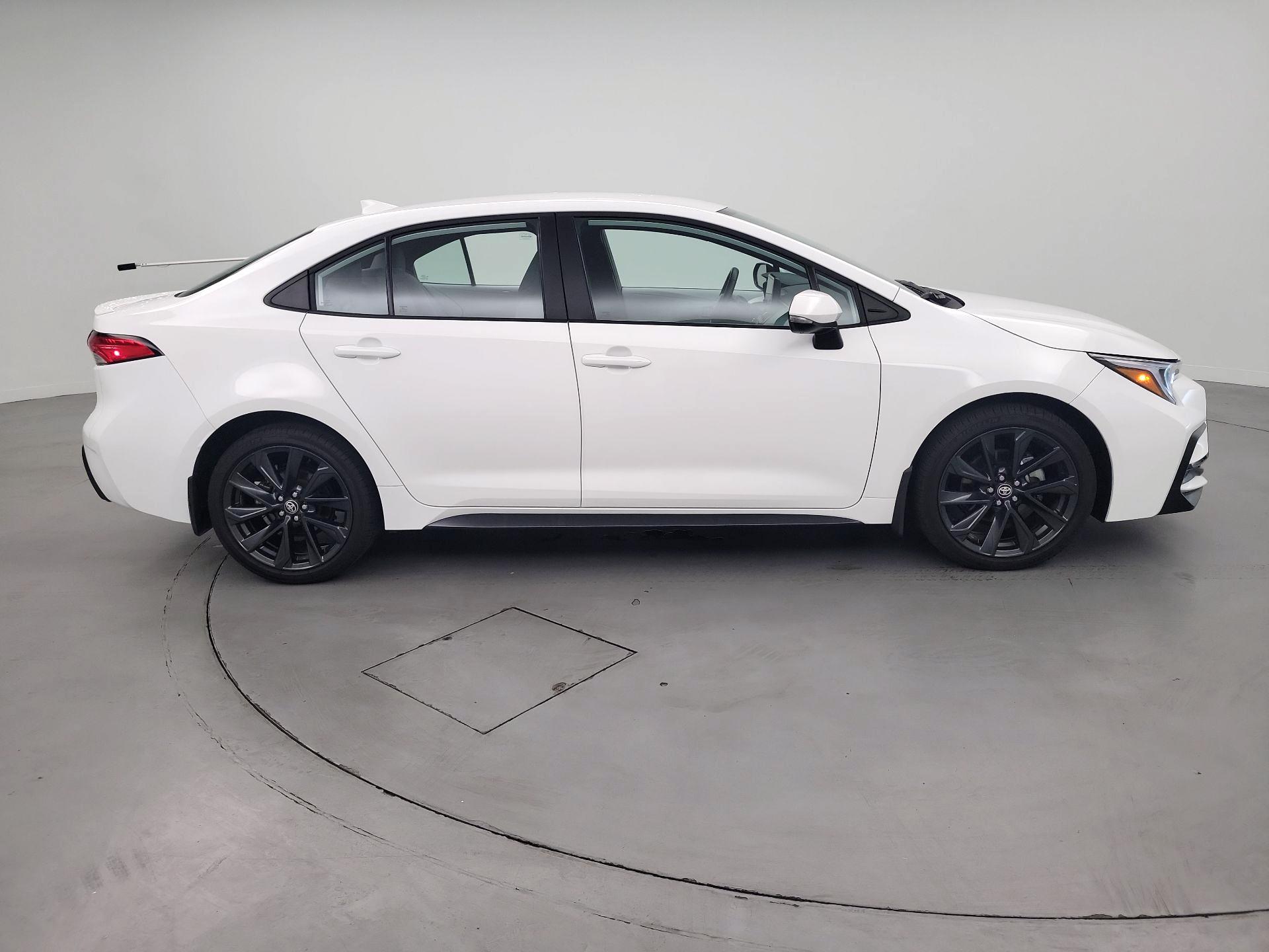 Thumbnail: 2024 Toyota Corolla - 4