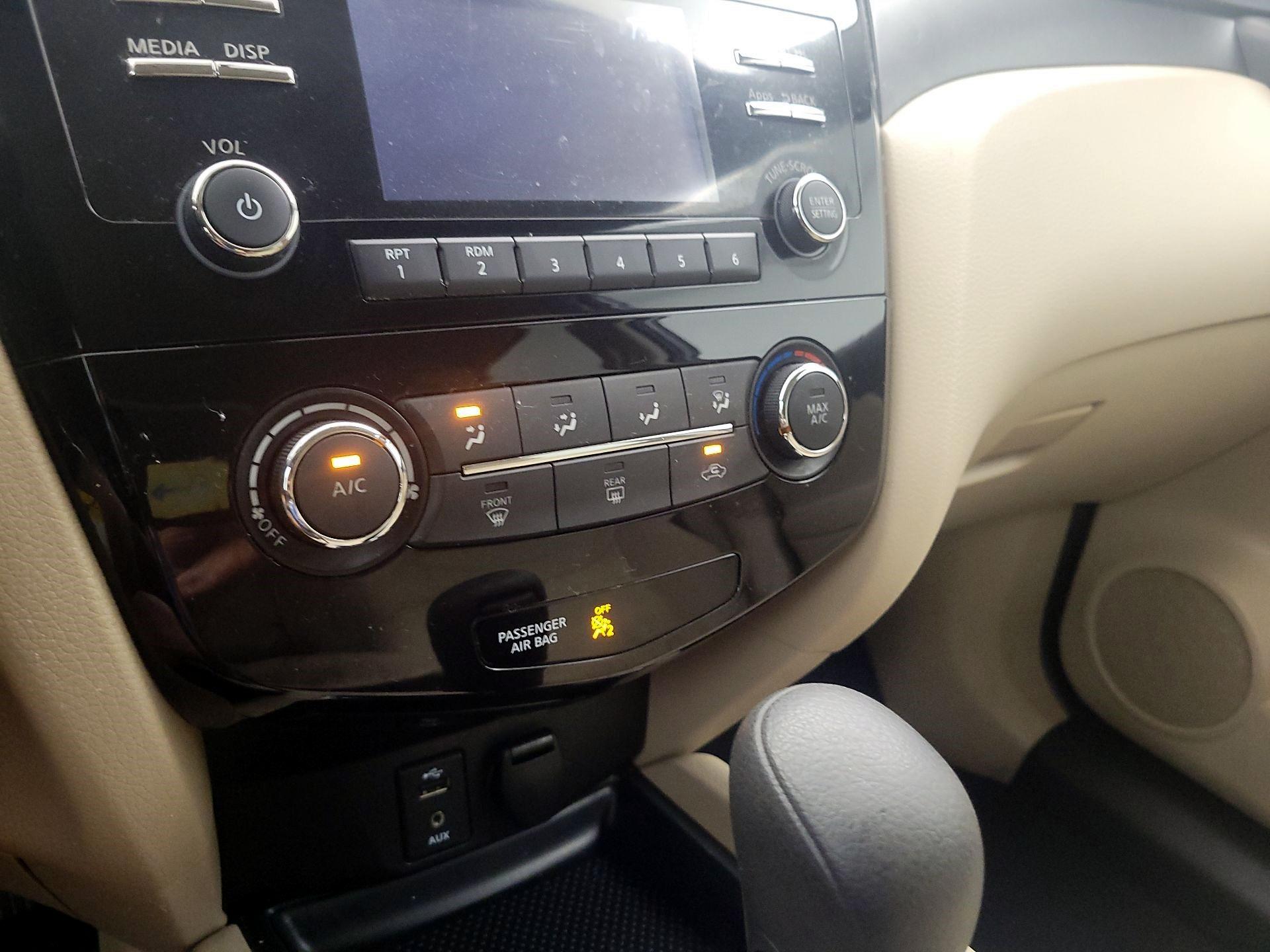 Thumbnail: 2016 Nissan Rogue - 16