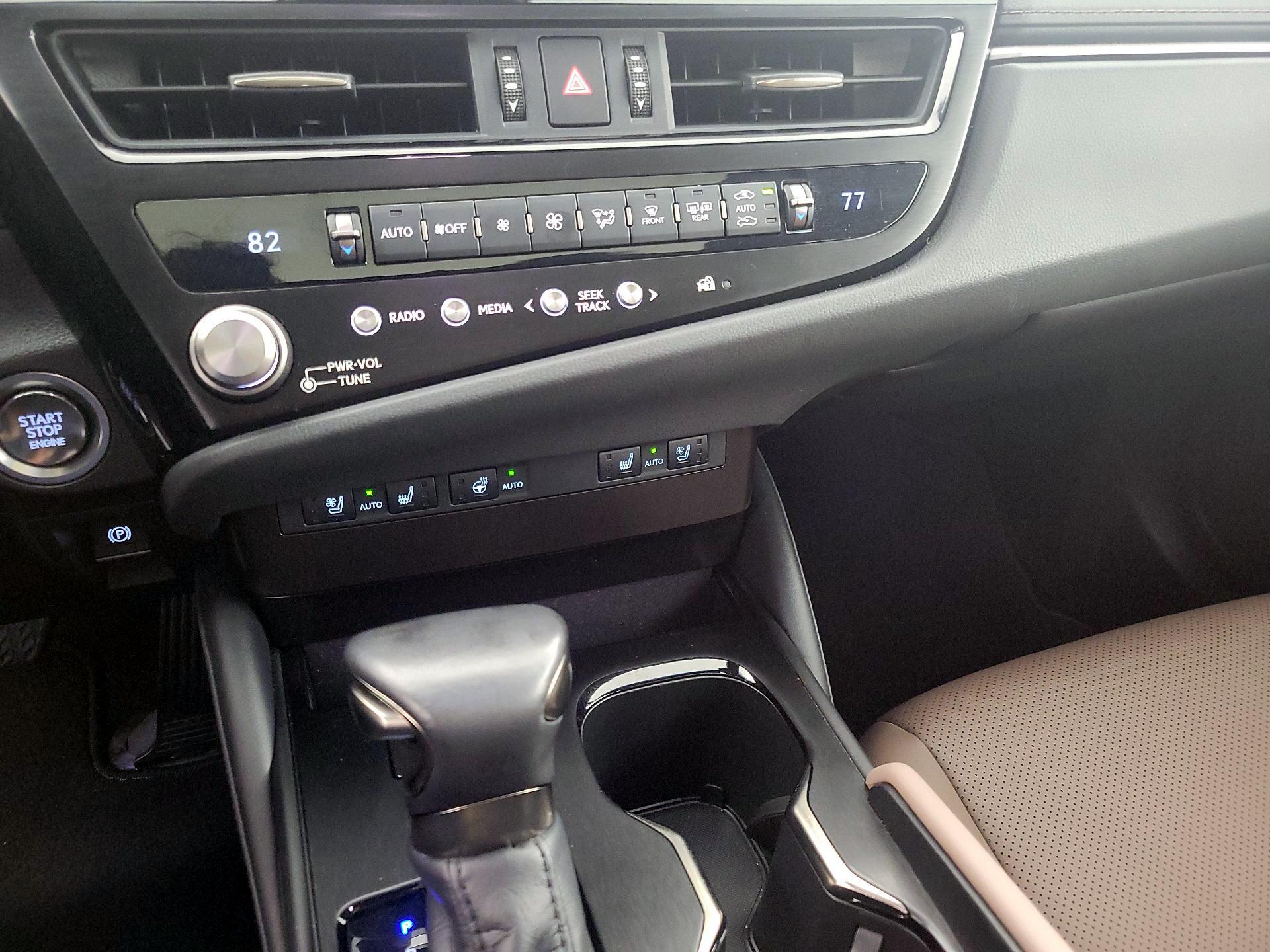 Thumbnail: 2025 Lexus ES - 16
