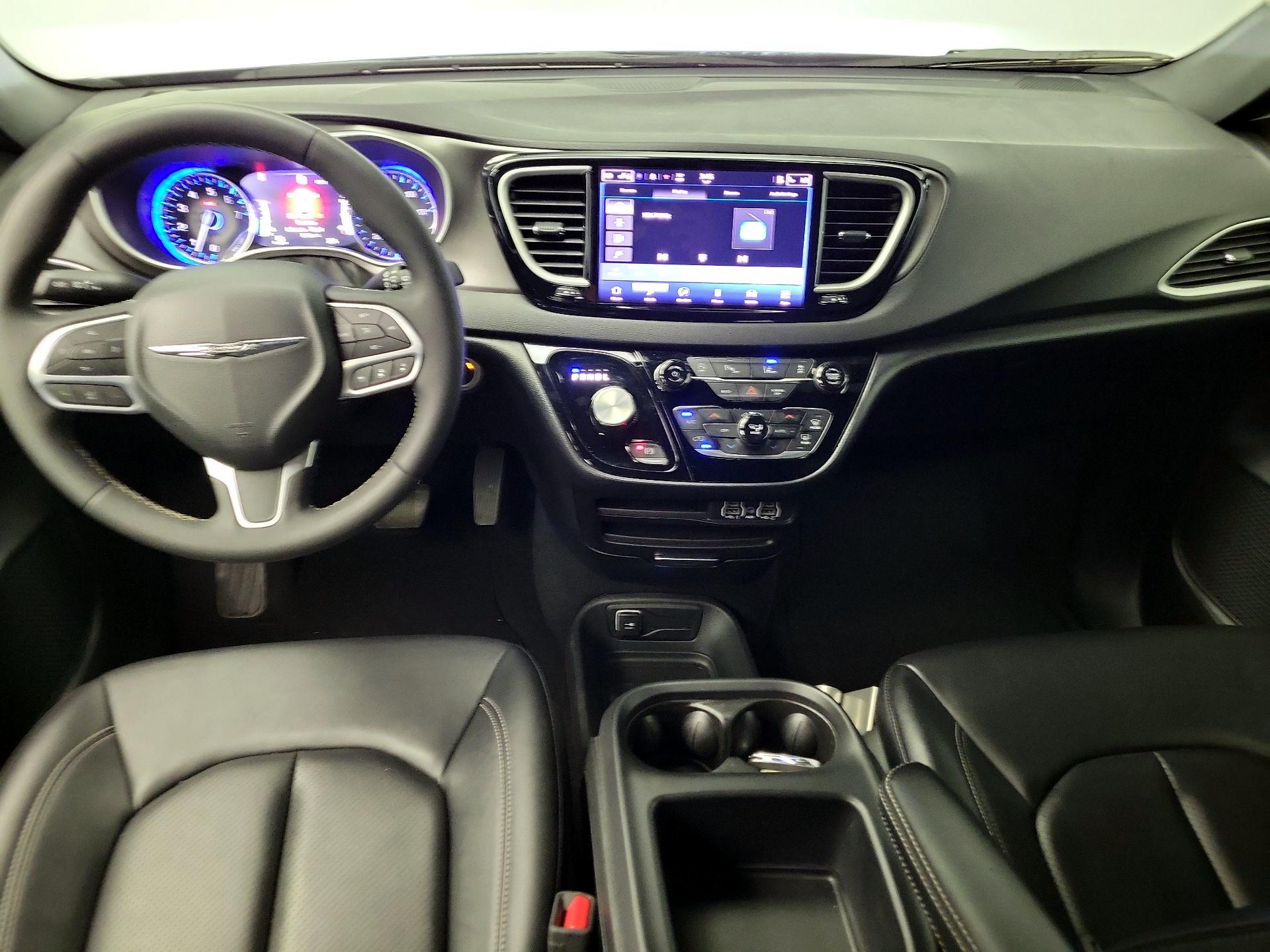 Thumbnail: 2025 Chrysler Pacifica - 9