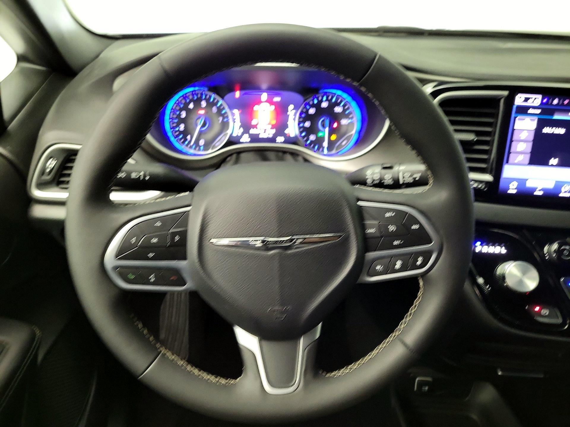Thumbnail: 2025 Chrysler Pacifica - 10