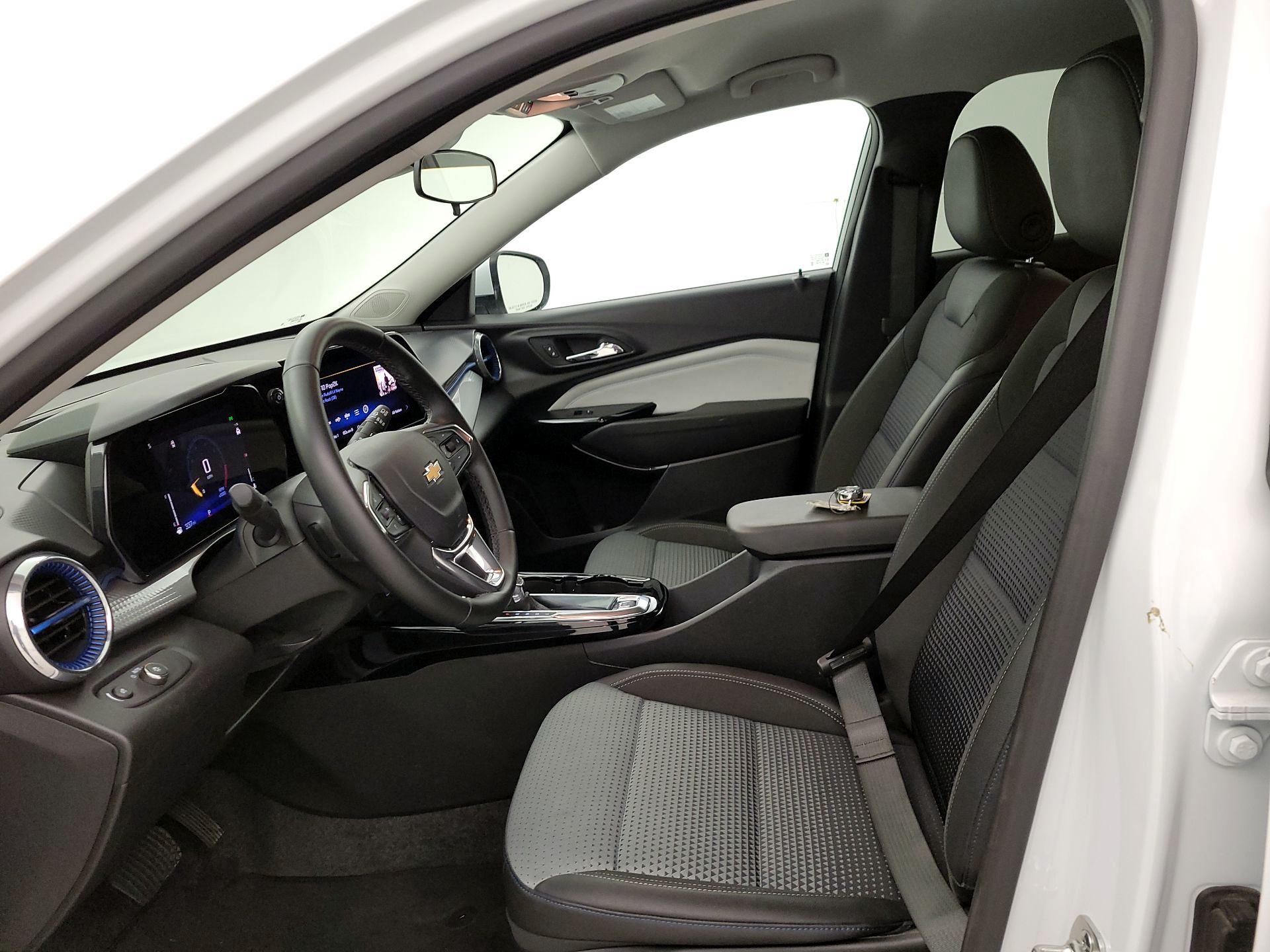 Thumbnail: 2025 Chevrolet Trax - 11
