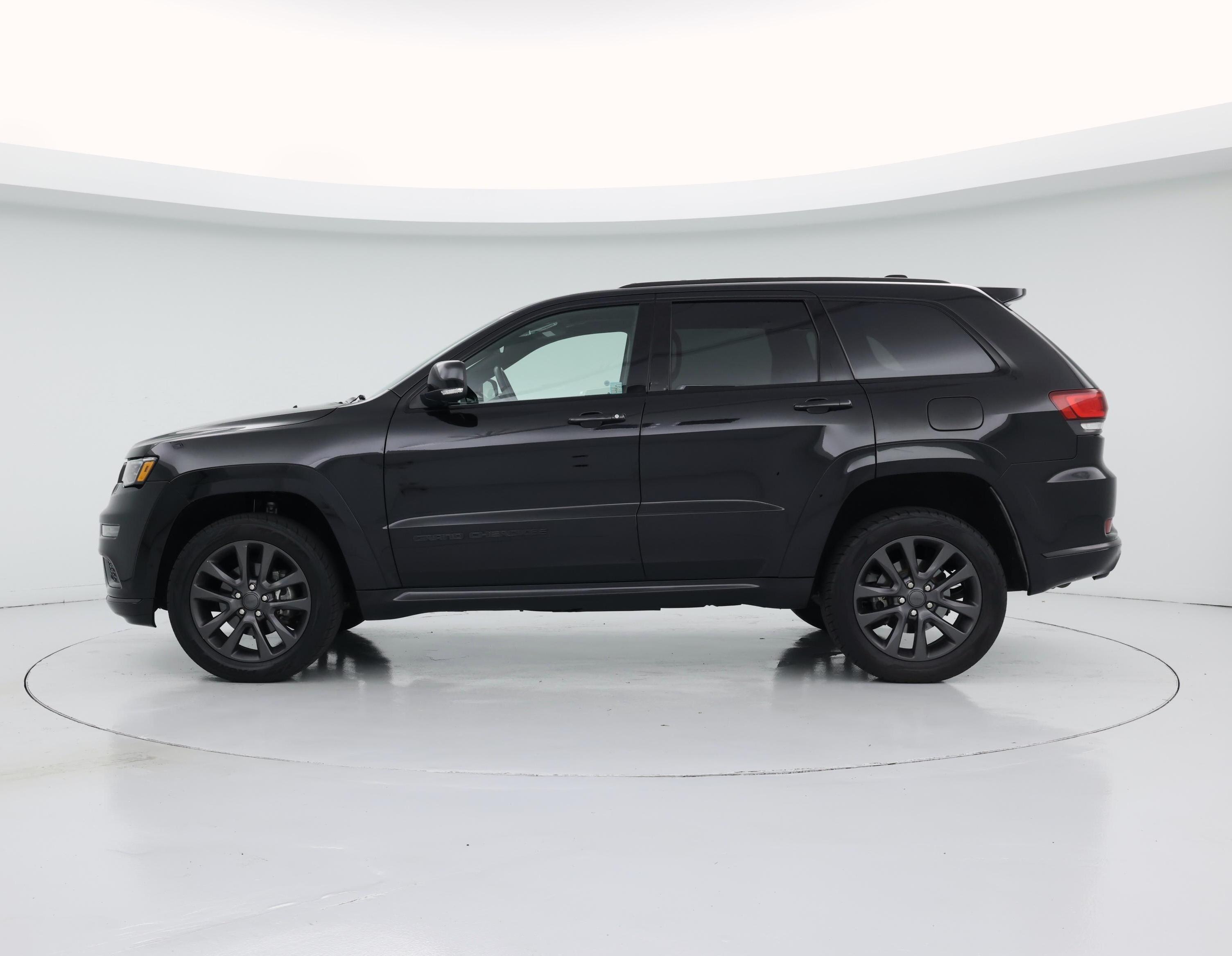 Thumbnail: 2018 Jeep Grand Cherokee - 3