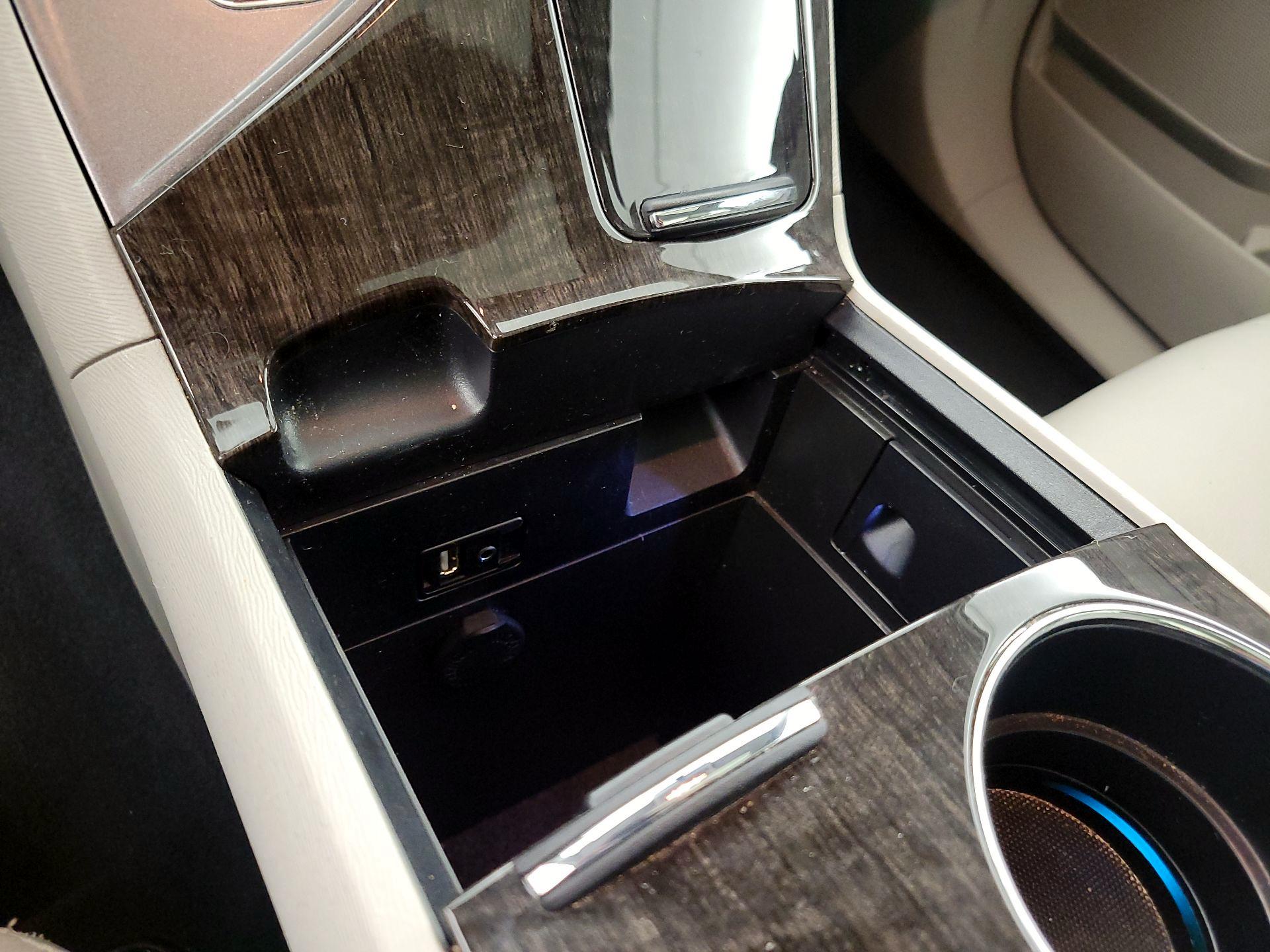 Thumbnail: 2014 Toyota Venza - 19