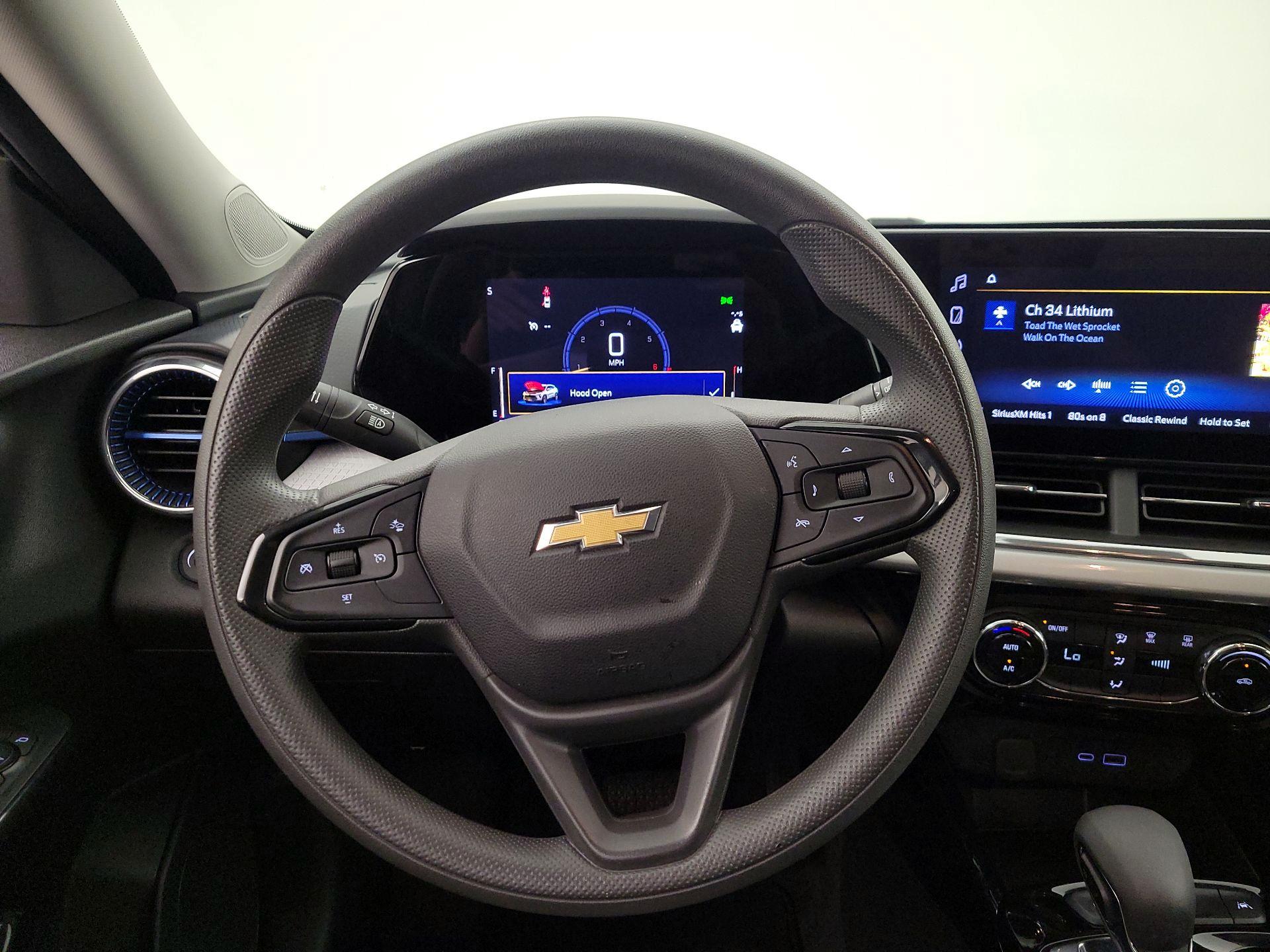 Thumbnail: 2025 Chevrolet Trax - 10