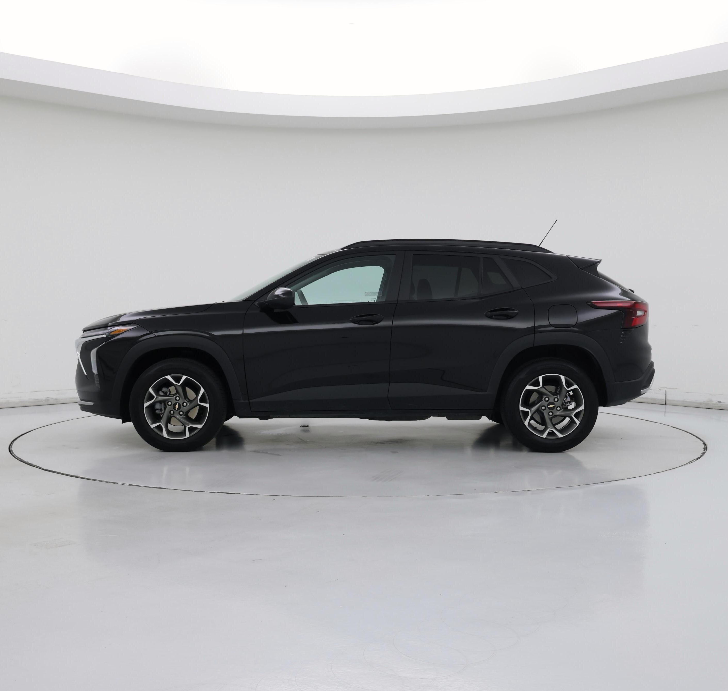 Thumbnail: 2025 Chevrolet Trax - 3