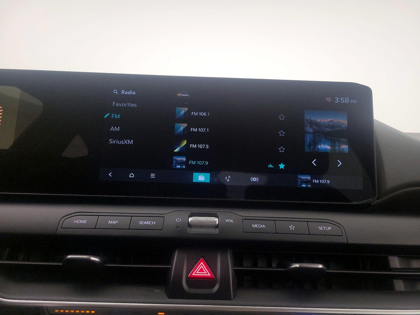 2025 Kia K4 LXS - Photo 16