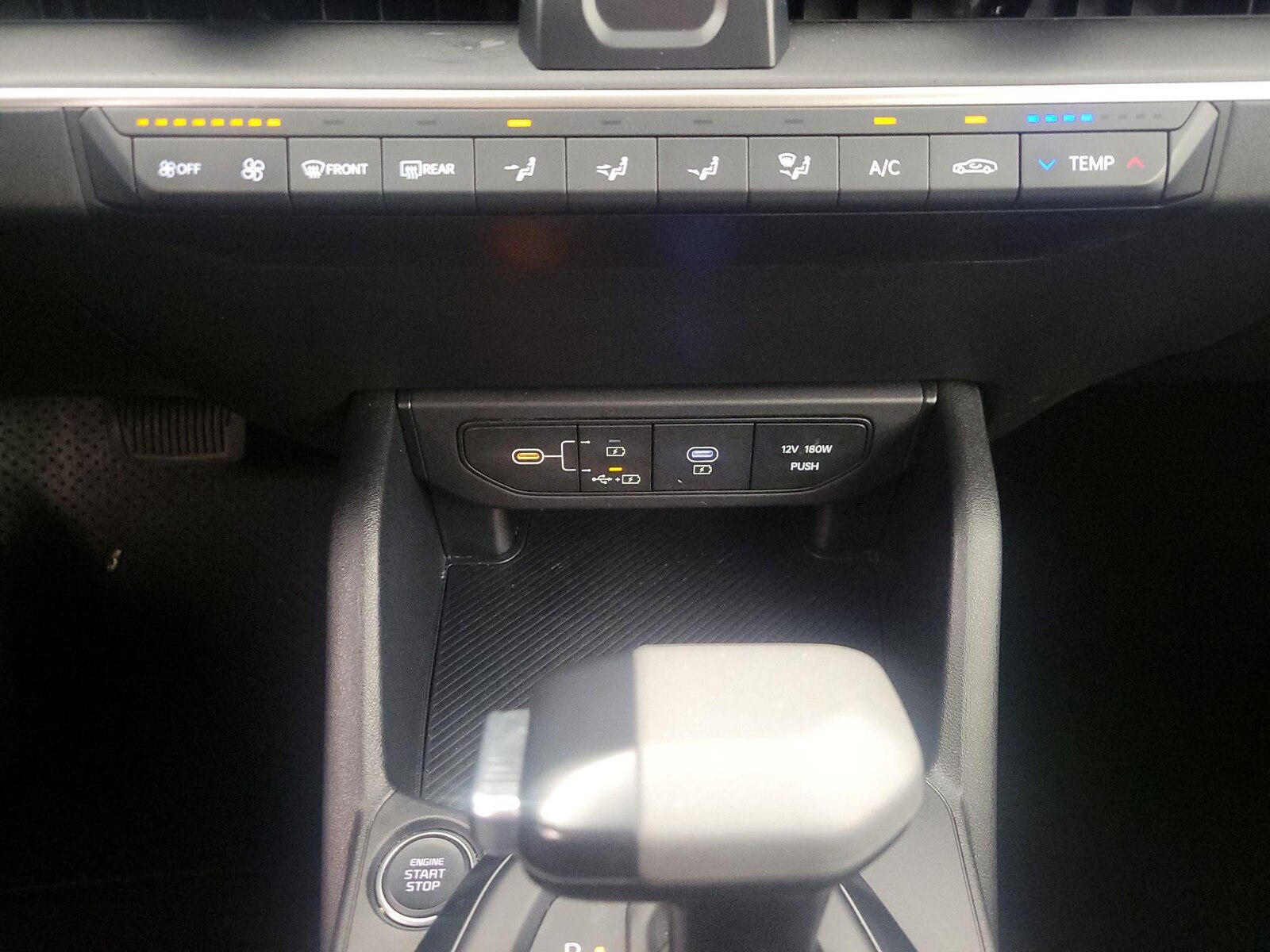 2025 Kia K4 LXS - Photo 17