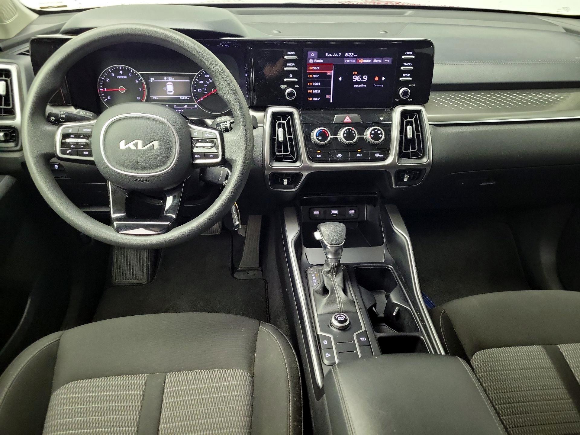 Thumbnail: 2023 Kia Sorento - 9
