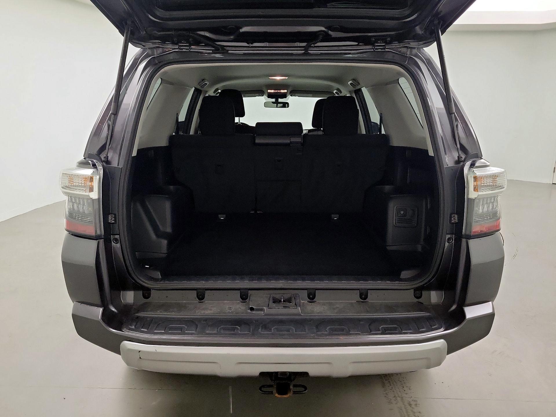 Thumbnail: 2016 Toyota 4Runner - 18