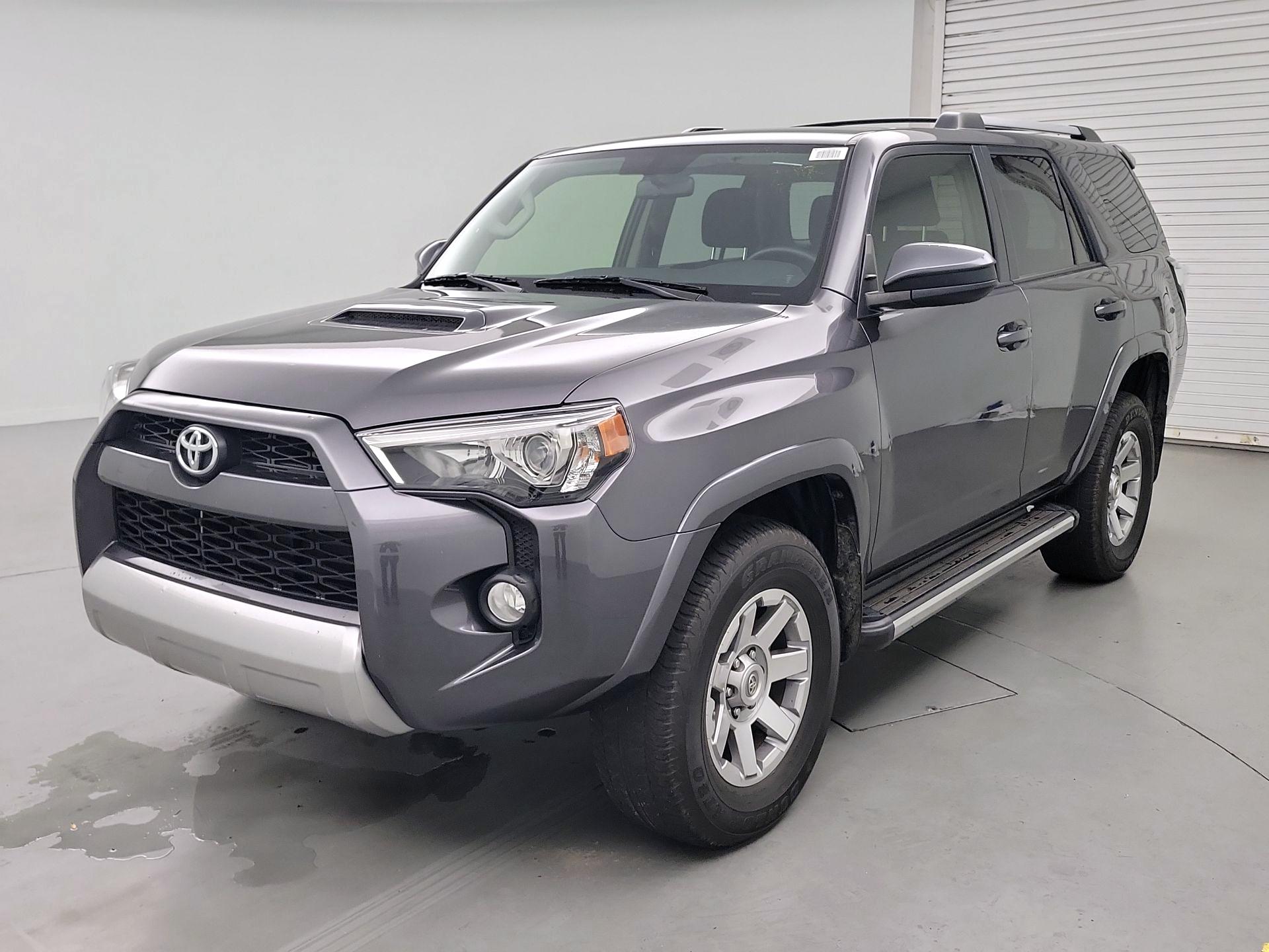 Thumbnail: 2016 Toyota 4Runner - 3