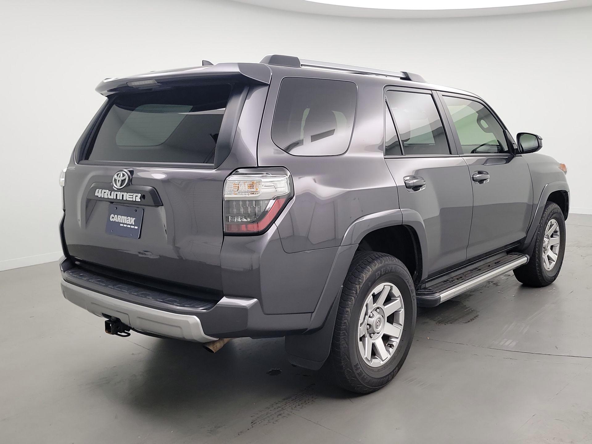 Thumbnail: 2016 Toyota 4Runner - 5