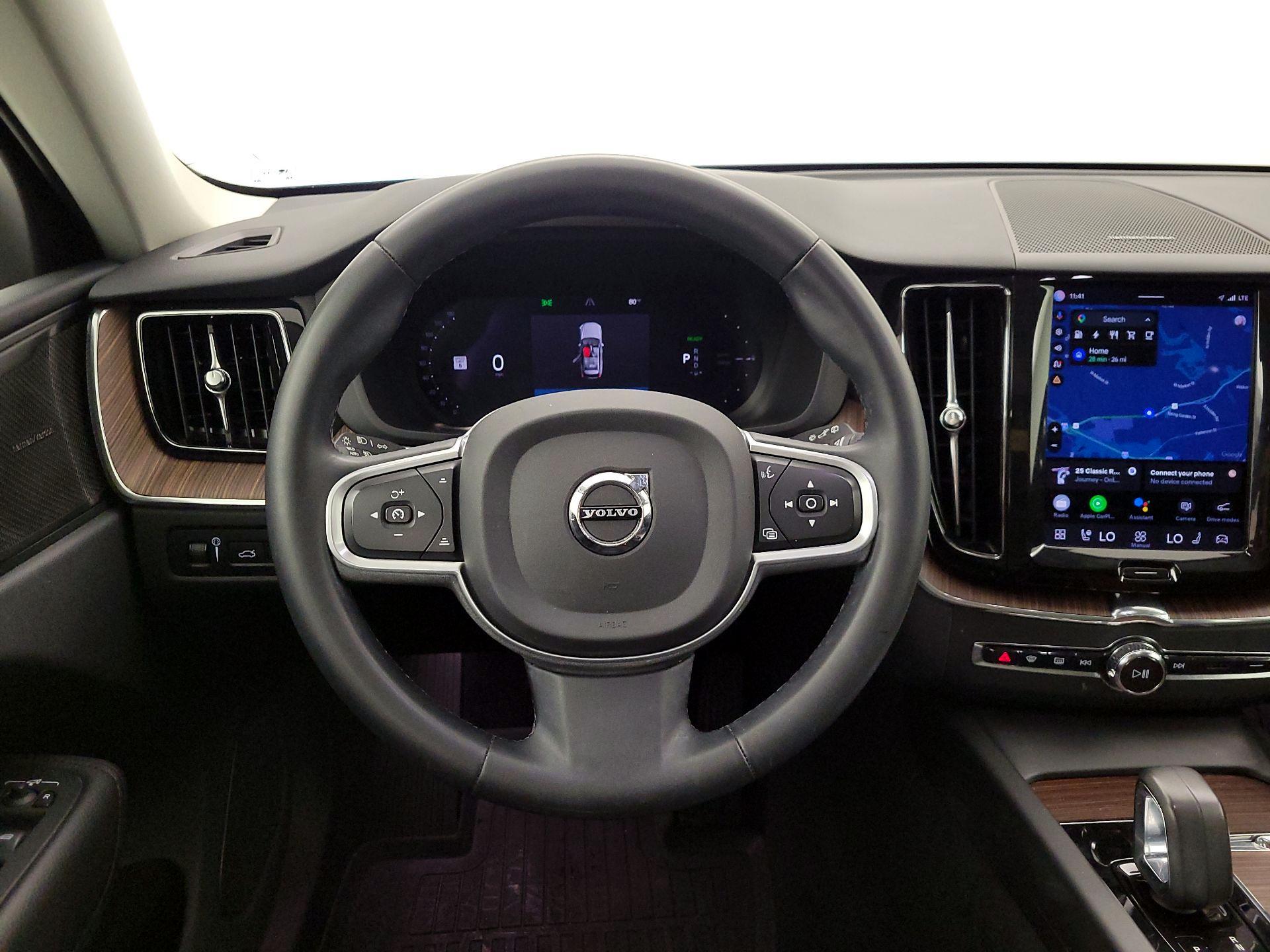 Thumbnail: 2022 Volvo XC60 - 10