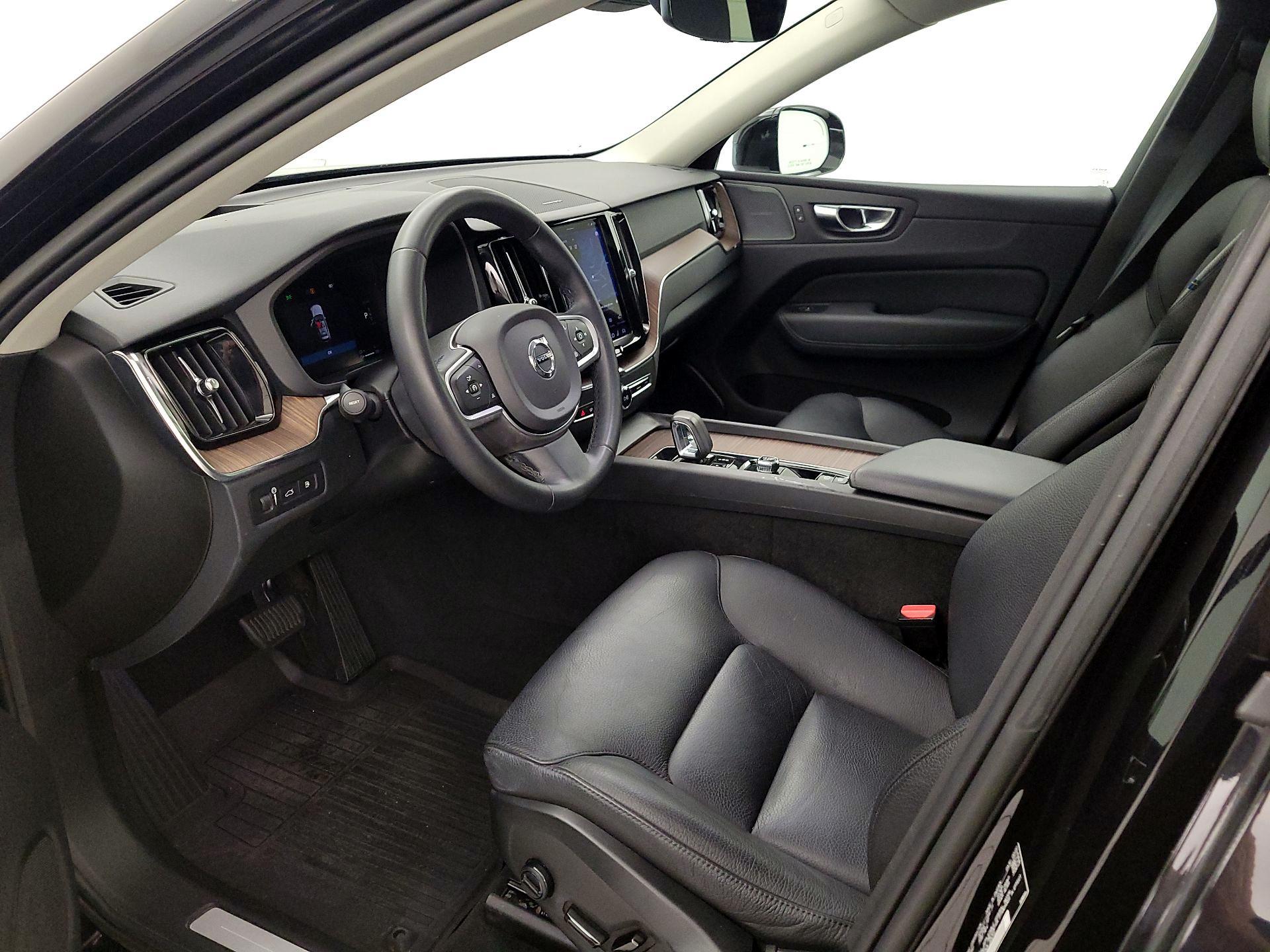 Thumbnail: 2022 Volvo XC60 - 11