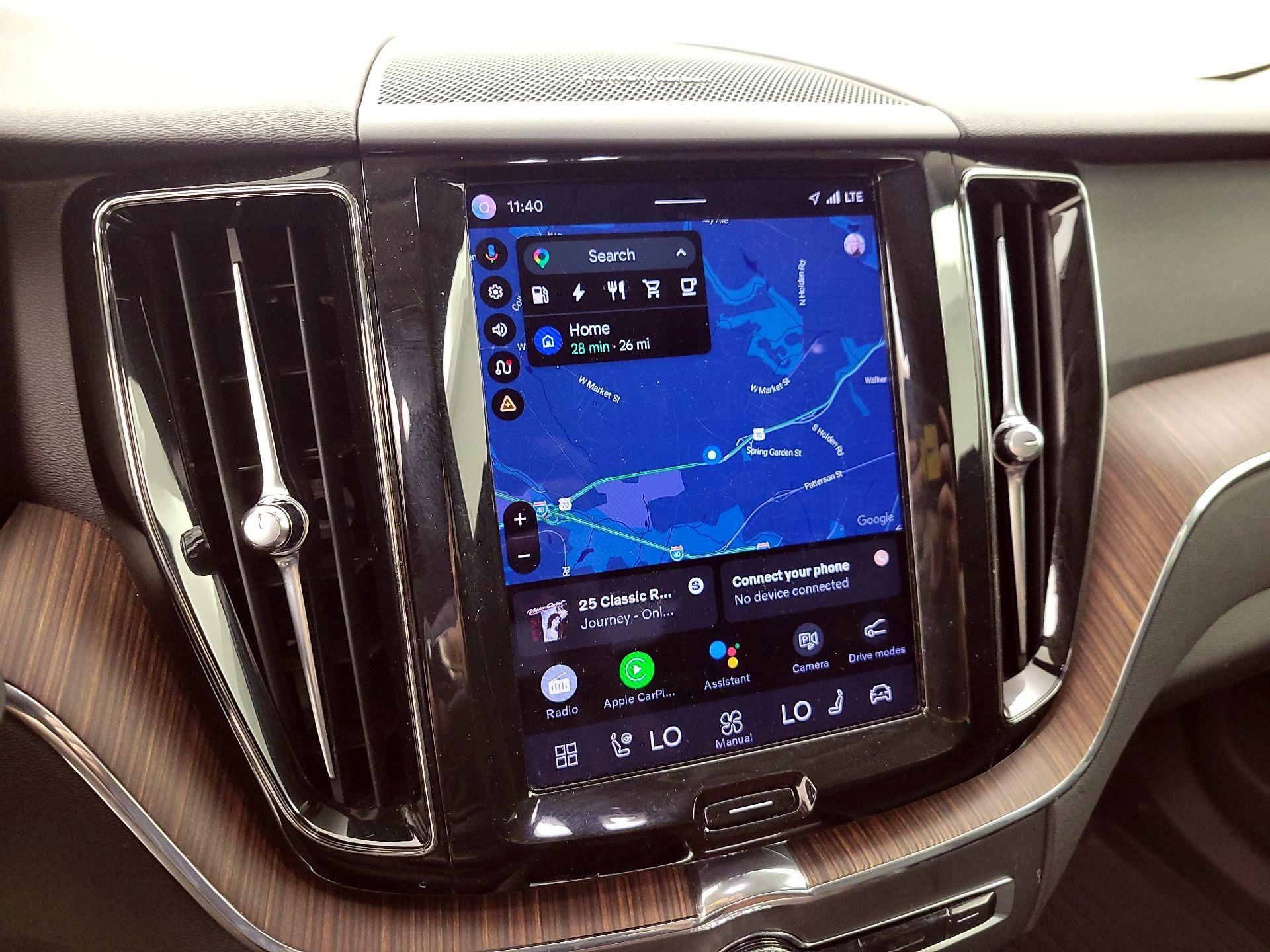 Thumbnail: 2022 Volvo XC60 - 14