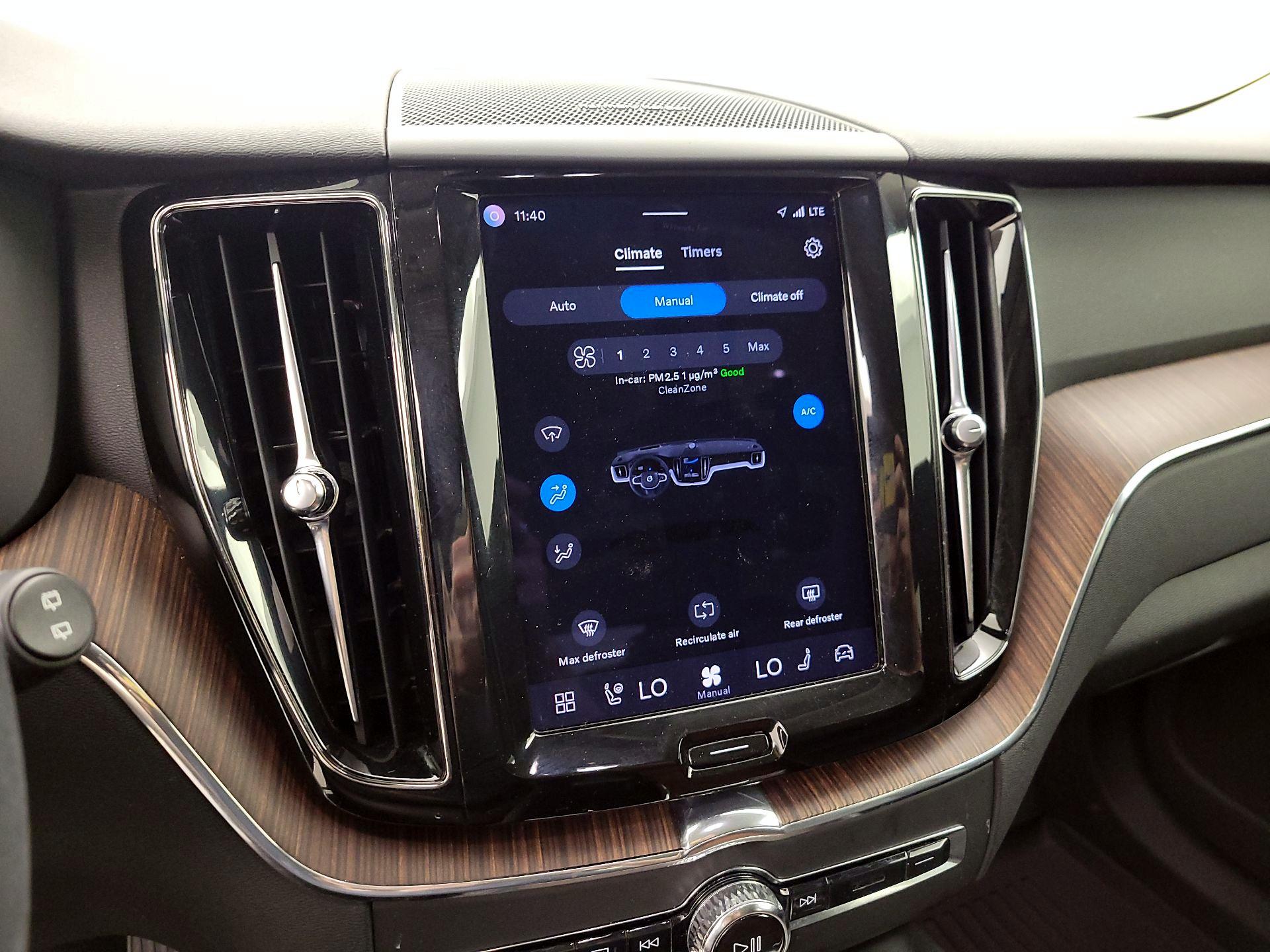 Thumbnail: 2022 Volvo XC60 - 17