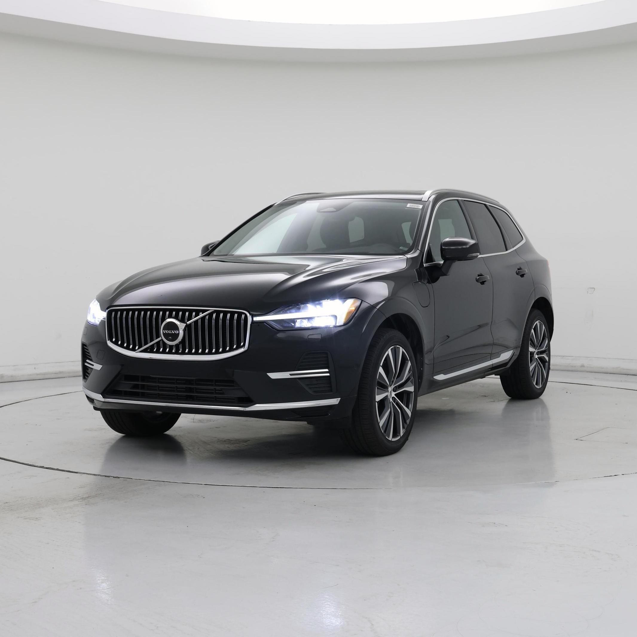 Thumbnail: 2022 Volvo XC60 - 4