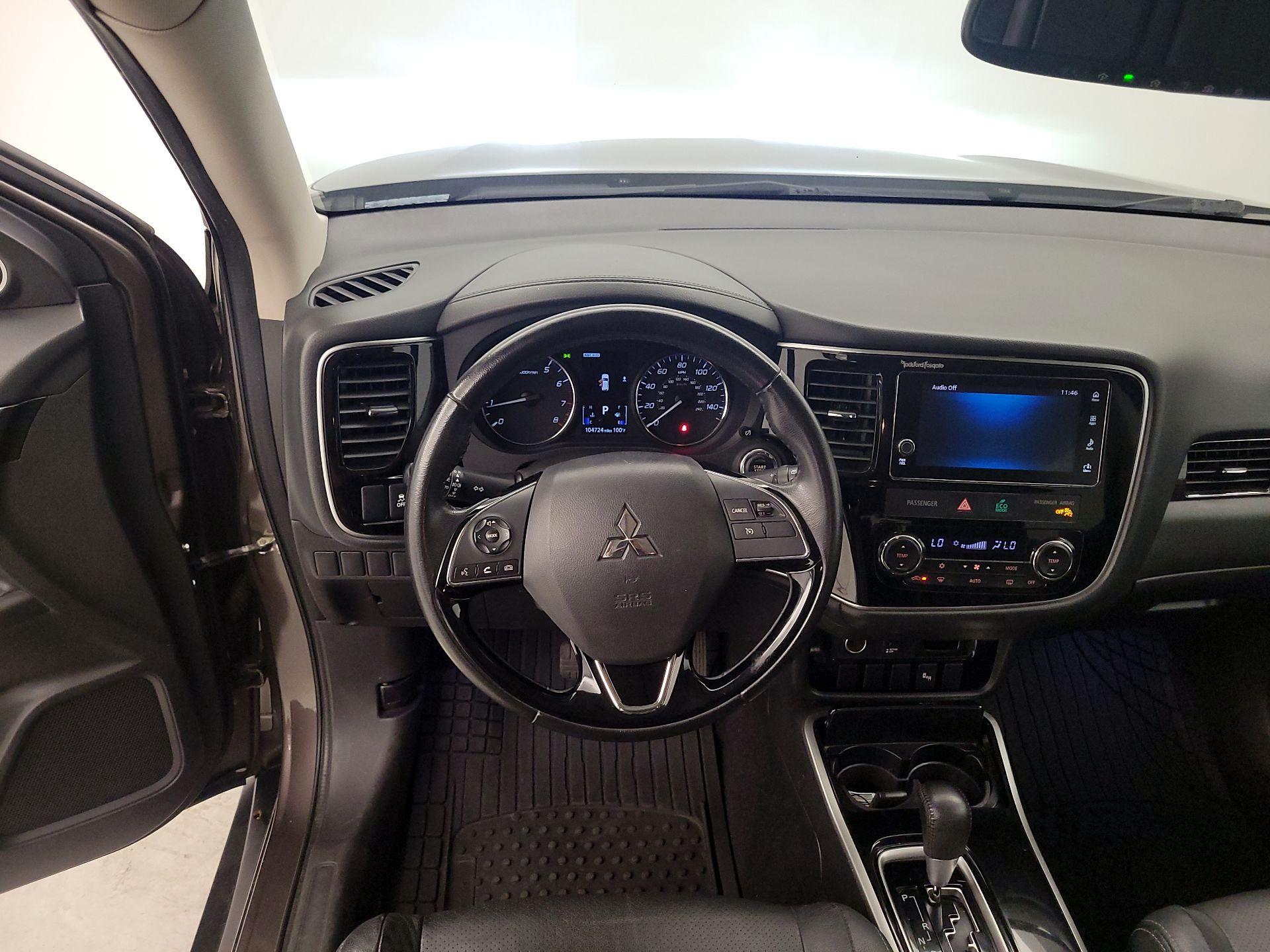 Thumbnail: 2017 Mitsubishi Outlander - 10