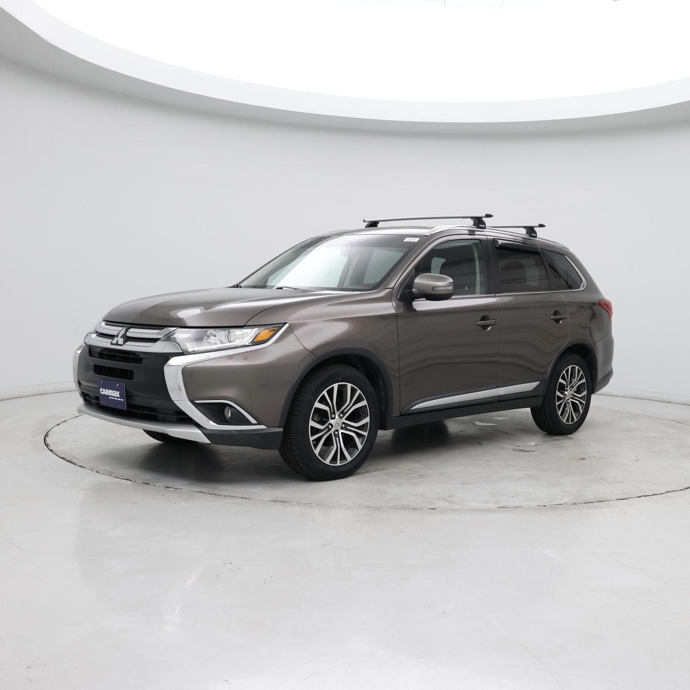 Thumbnail: 2017 Mitsubishi Outlander - 3