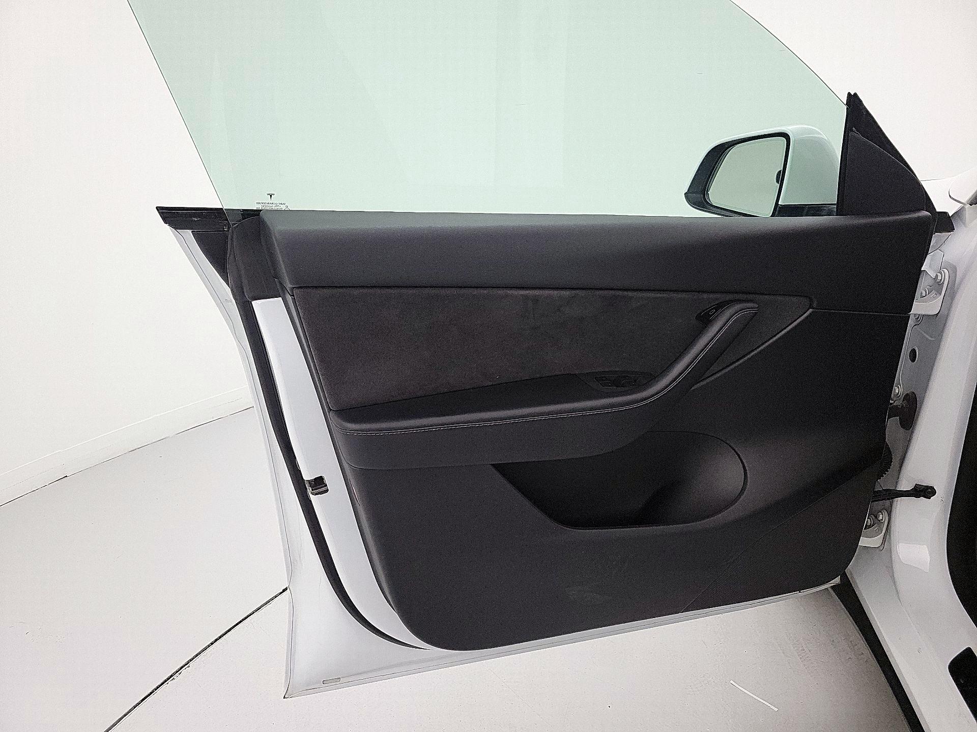 Thumbnail: 2021 Tesla Model Y - 12